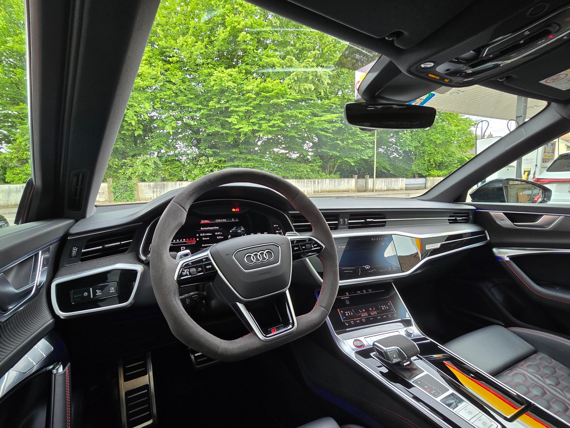AUDI RS6 Avant 4.0 TFSI V8 quattro-image-17