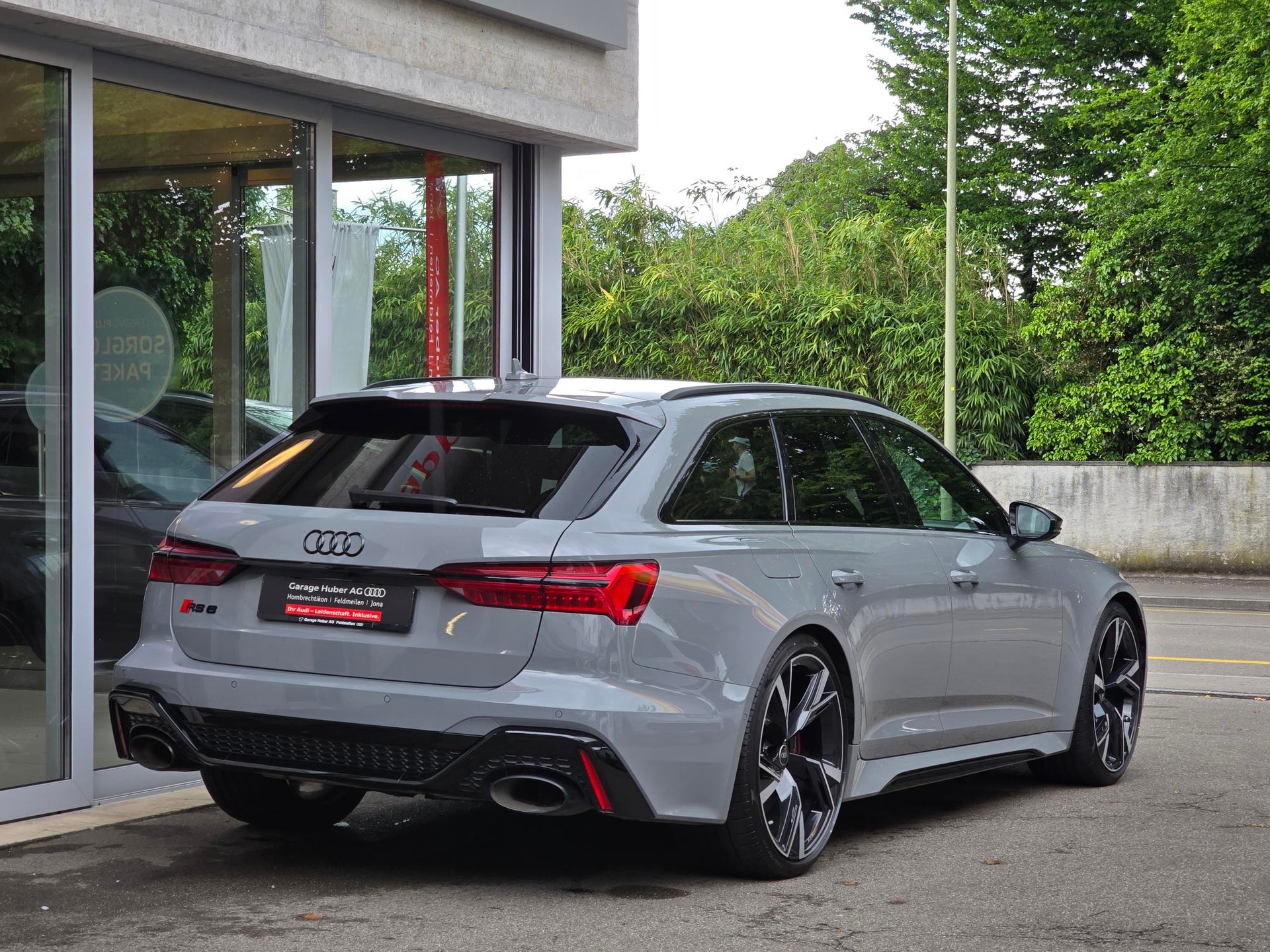 AUDI RS6 Avant 4.0 TFSI V8 quattro-image-2