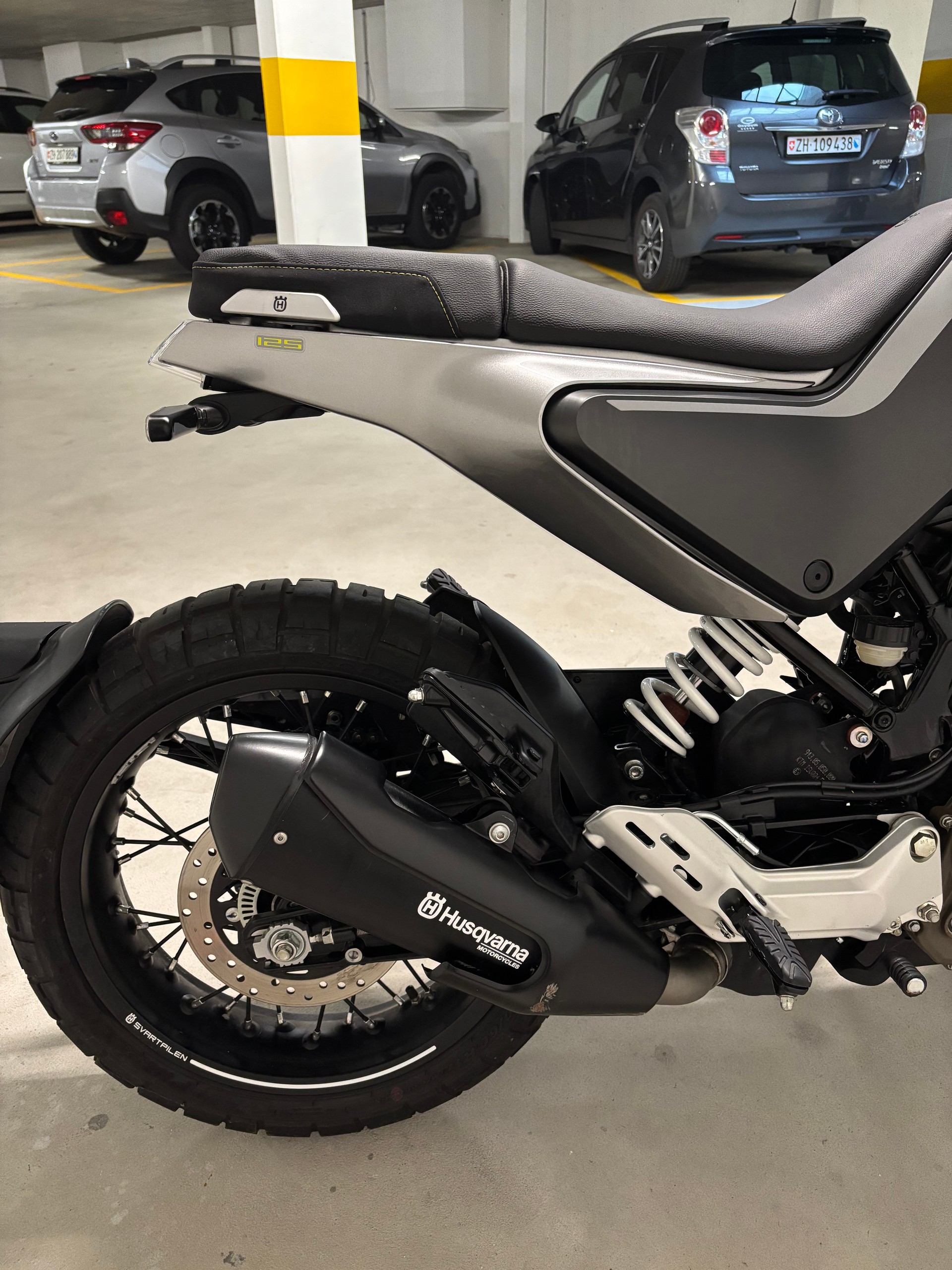 HUSQVARNA Svartpilen 125-image-7