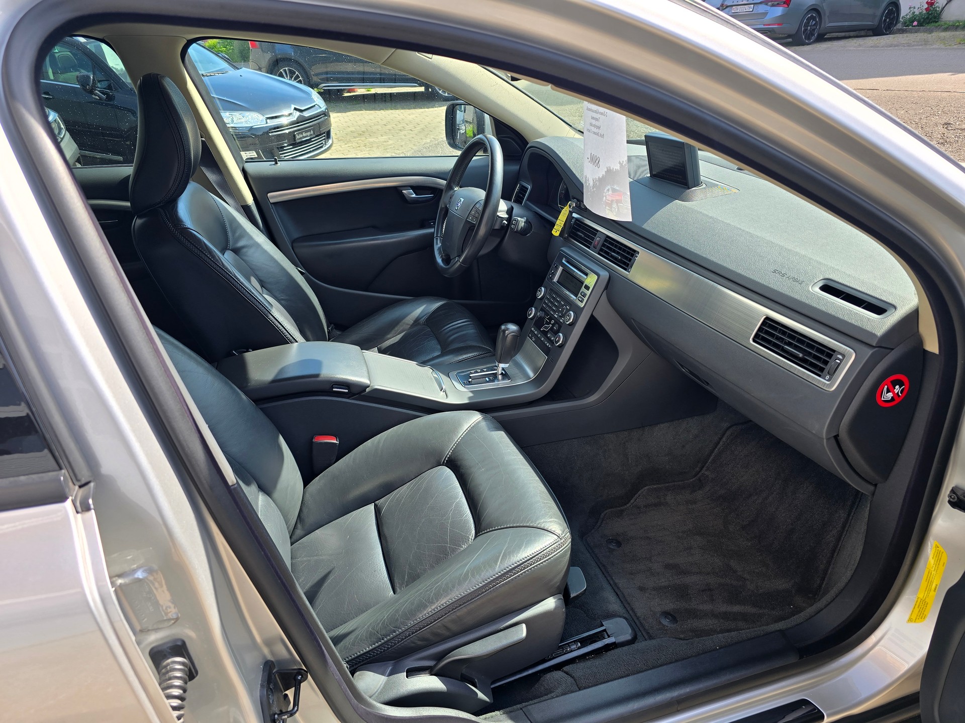 VOLVO XC70 D5 AWD Summum Geartronic-image-6