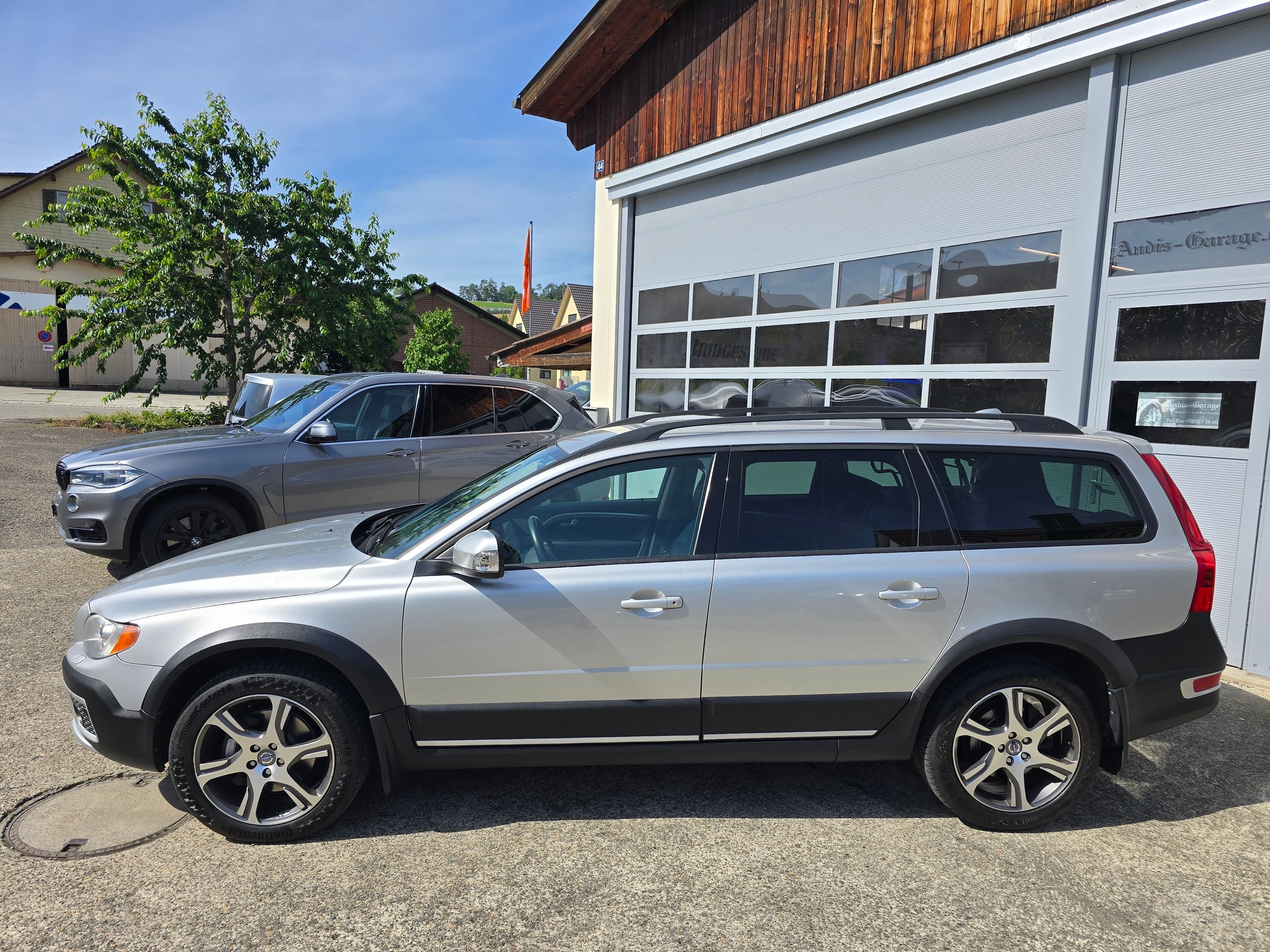 VOLVO XC70 D5 AWD Summum Geartronic-image-1