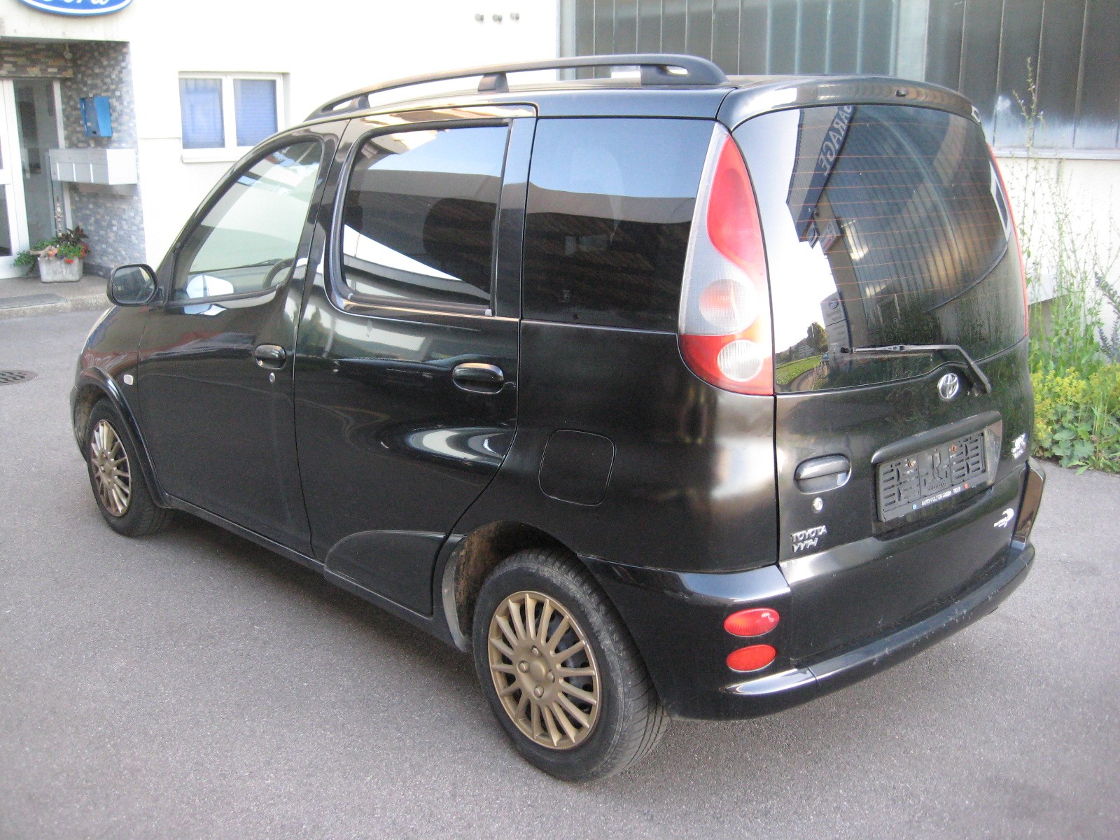 TOYOTA Yaris Verso 1.3 Linea Luna-image-2