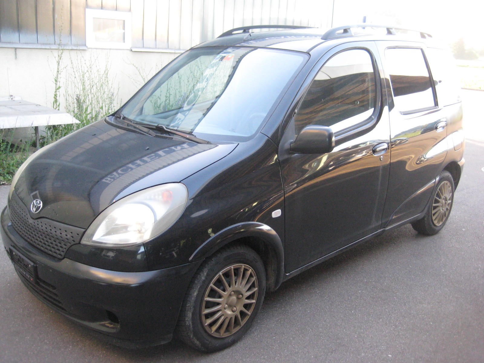 TOYOTA Yaris Verso 1.3 Linea Luna-image-0