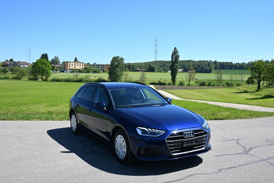 AUDI A4 Avant 2.0 TDI 35 Attraction S-tronic-image-1