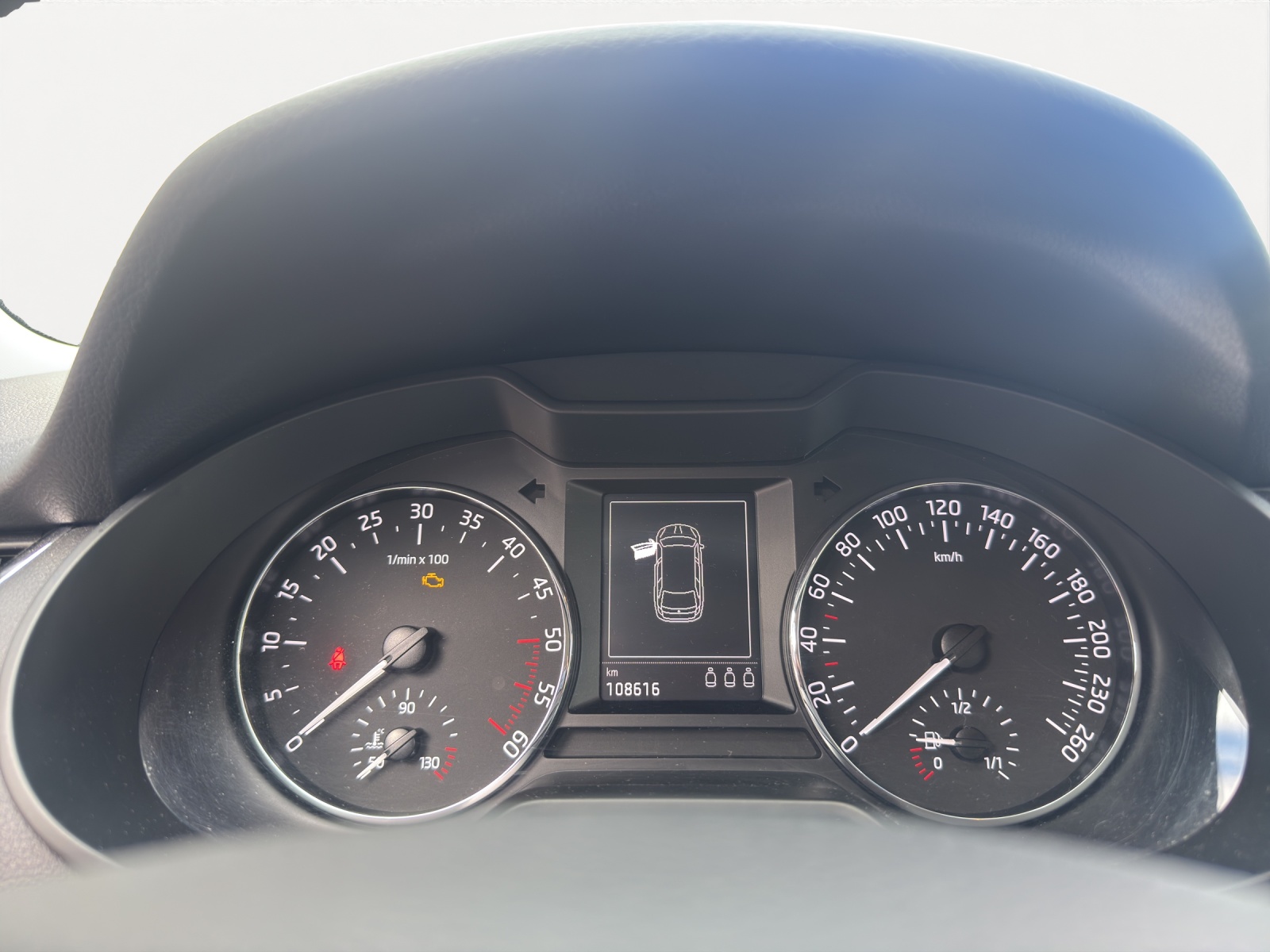 SKODA Octavia Combi 1.6 TDI Ambition 4x4-image-10