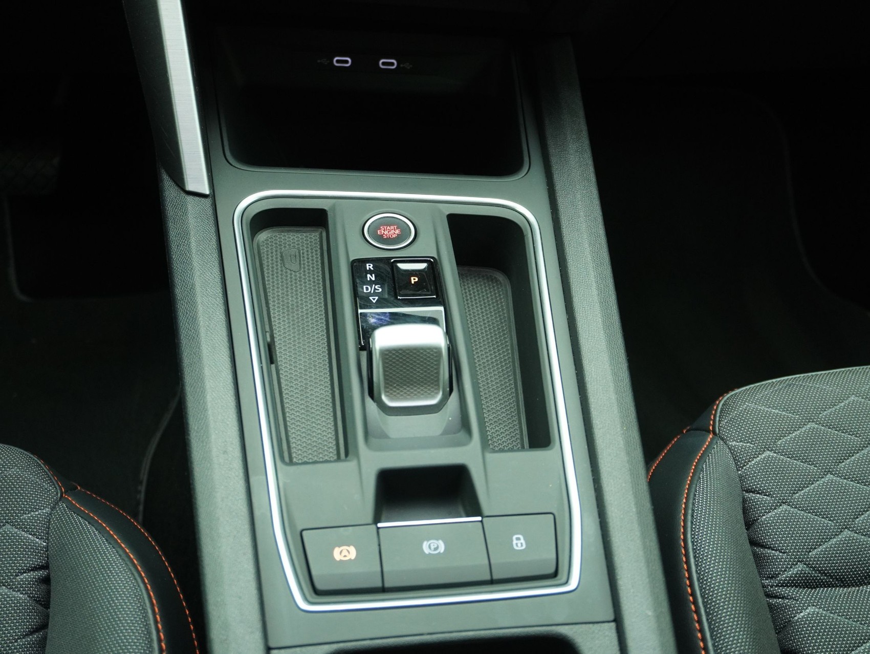 SEAT Leon ST 1.4 DSG eHybrid FR-image-15