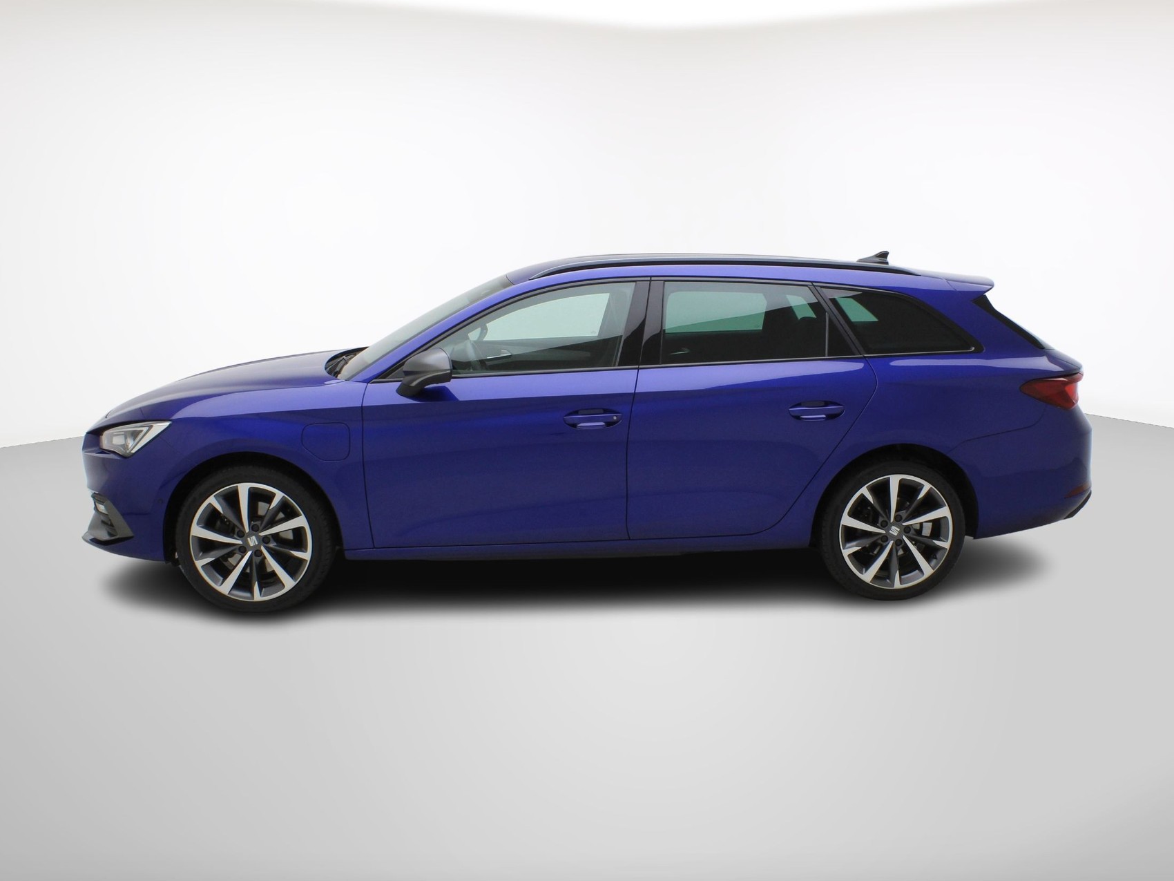 SEAT Leon ST 1.4 DSG eHybrid FR-image-1
