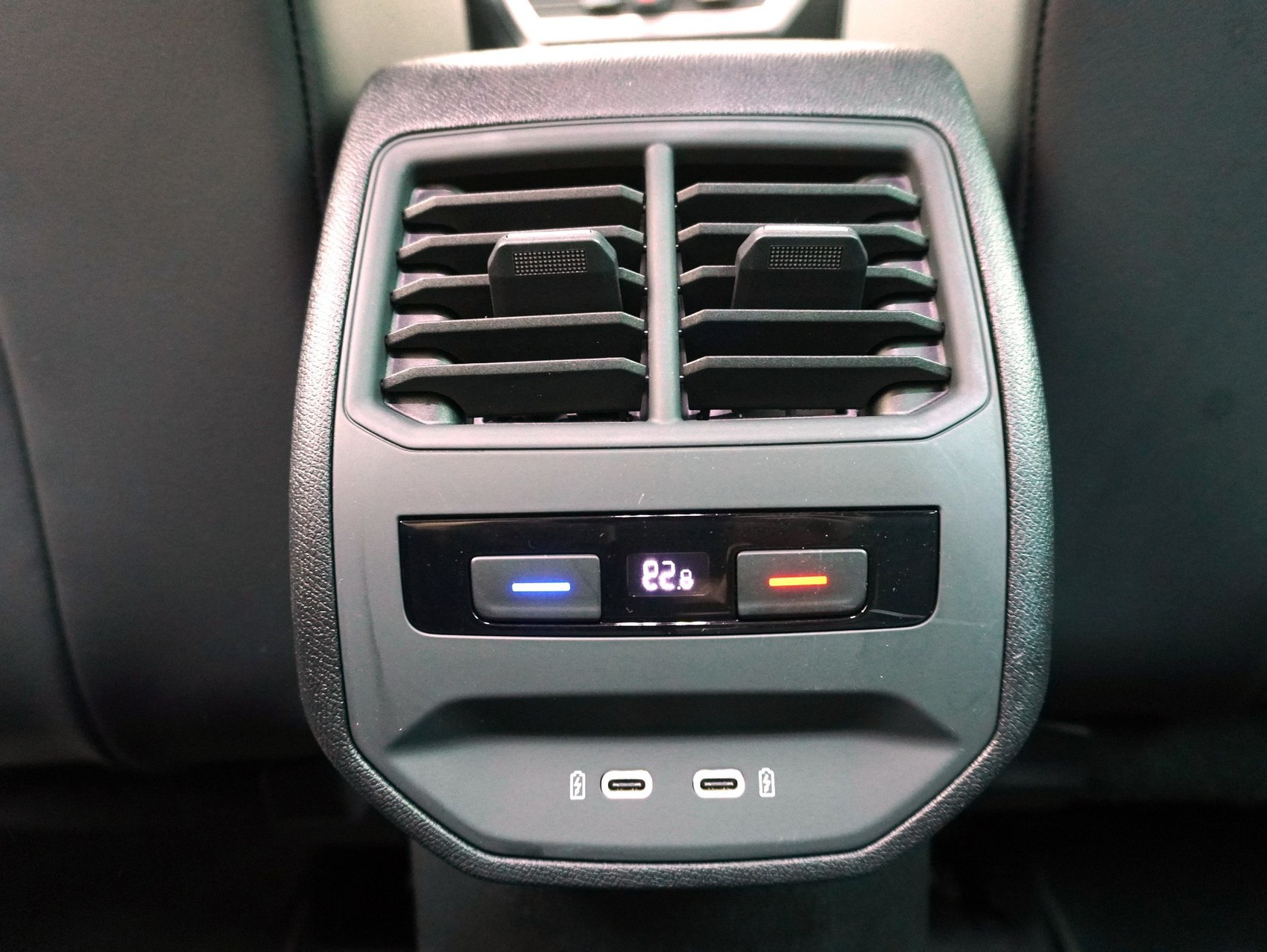 SEAT Leon ST 1.4 DSG eHybrid FR-image-12