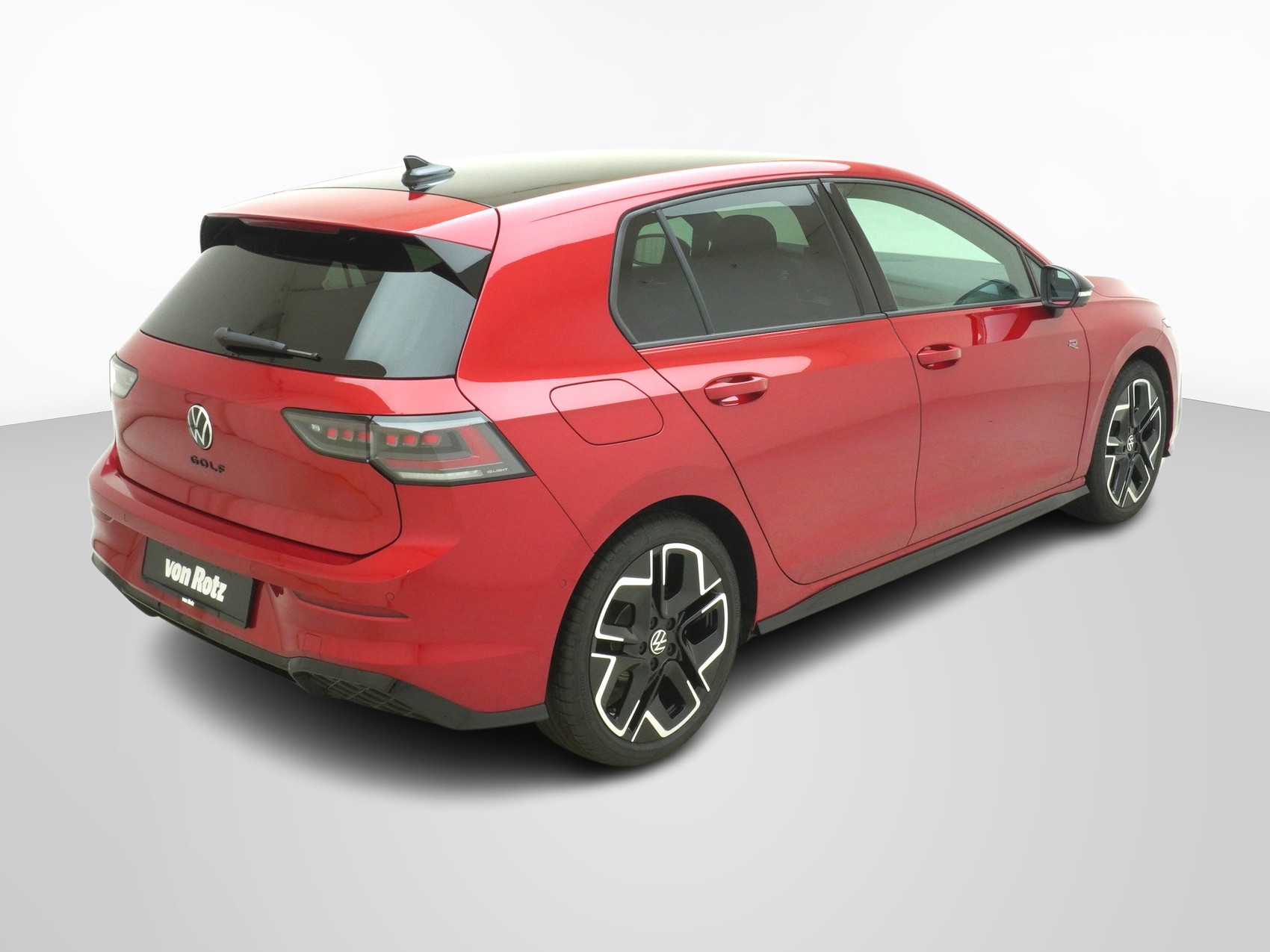 VW Golf VIII 1.5 eTSI R-Line DSG-image-4