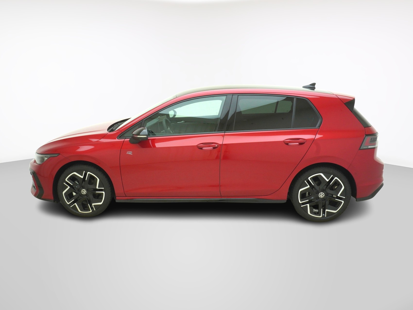 VW Golf VIII 1.5 eTSI R-Line DSG-image-1