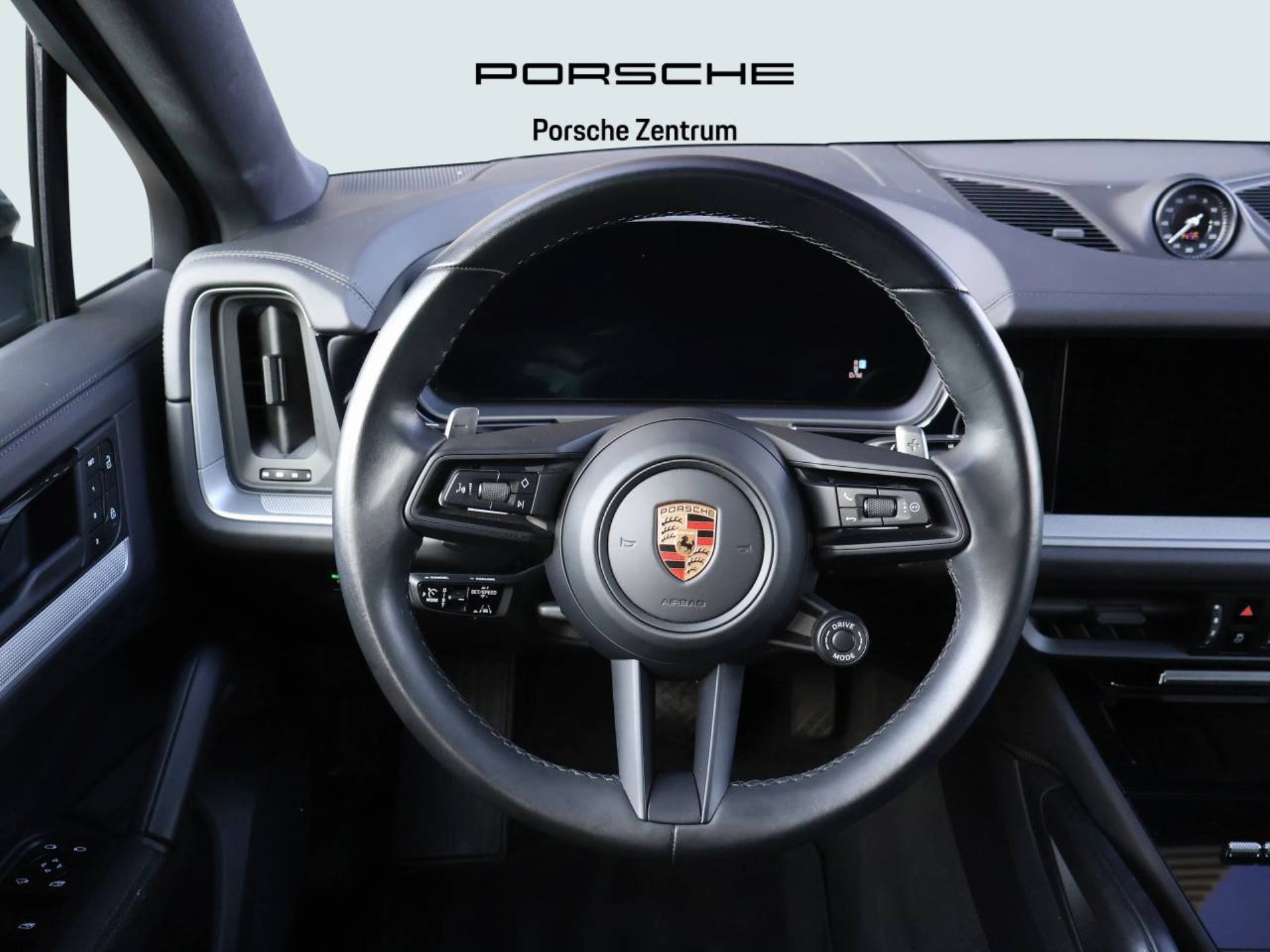 PORSCHE Cayenne E-Hybrid Coupé-image-11