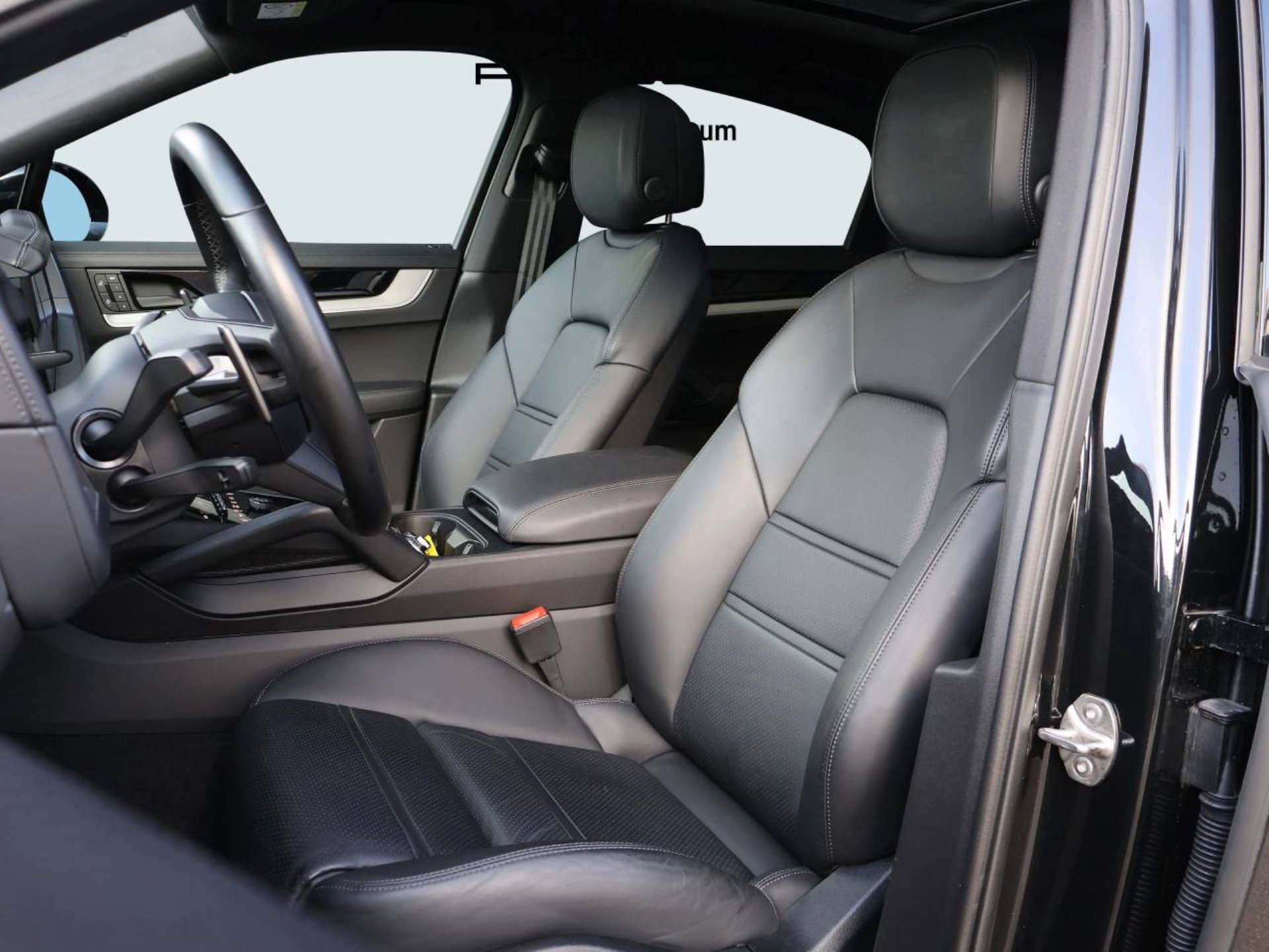 PORSCHE Cayenne E-Hybrid Coupé-image-4