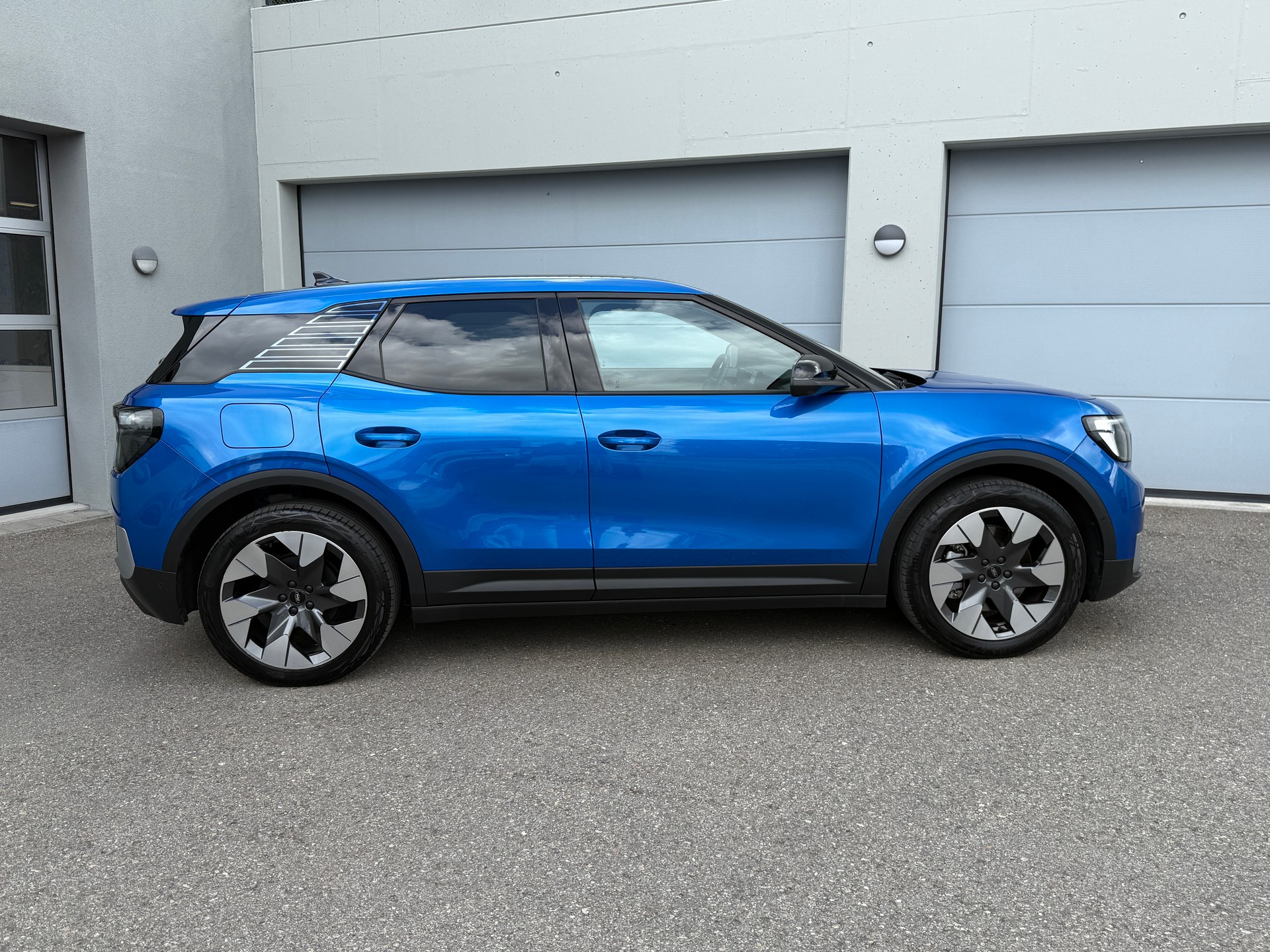FORD Explorer Elektro 77kWh Extended Range PREMIUM mit Anhängerkupplung, Wärmepumpe & Panoramadach-image-26