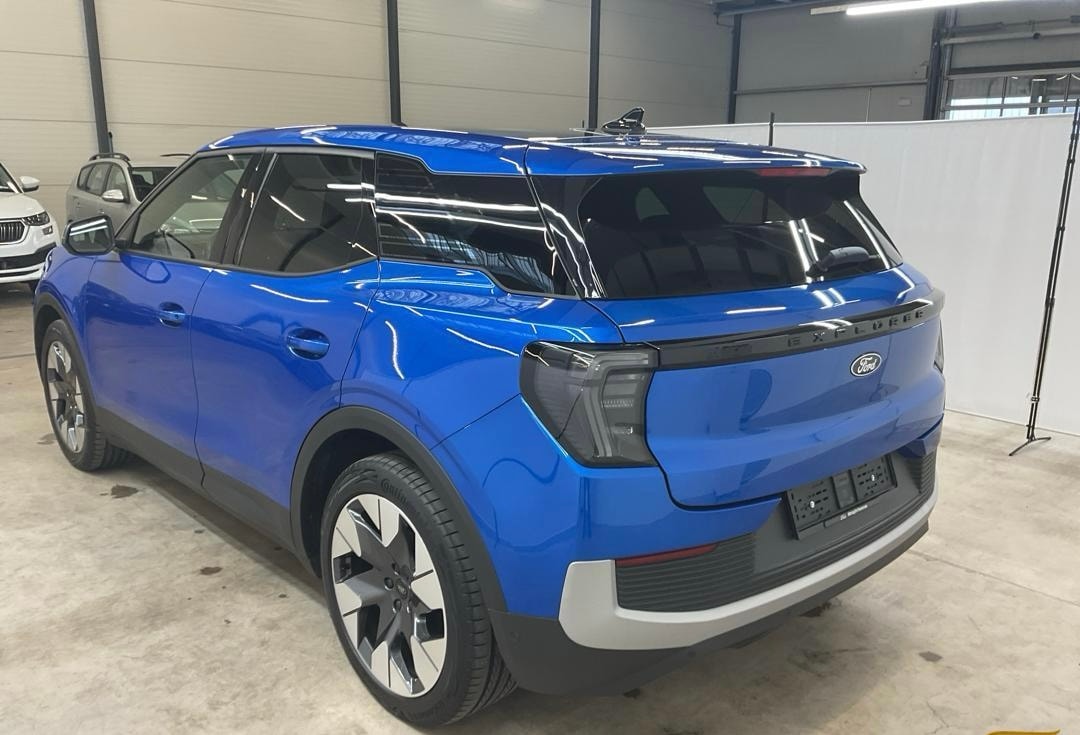 FORD Explorer Elektro 79kWh Extended Range PREMIUM mit Anhängerkupplung, Wärmepumpe & Panoramadach-image-1
