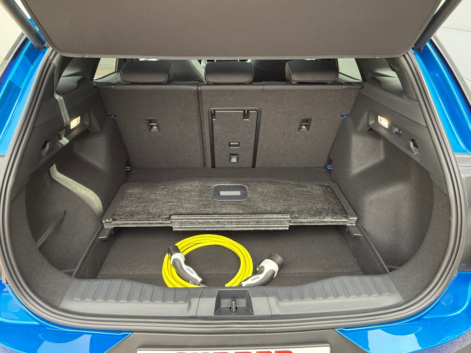 FORD Explorer Elektro 77kWh Extended Range PREMIUM mit Anhängerkupplung, Wärmepumpe & Panoramadach-image-8