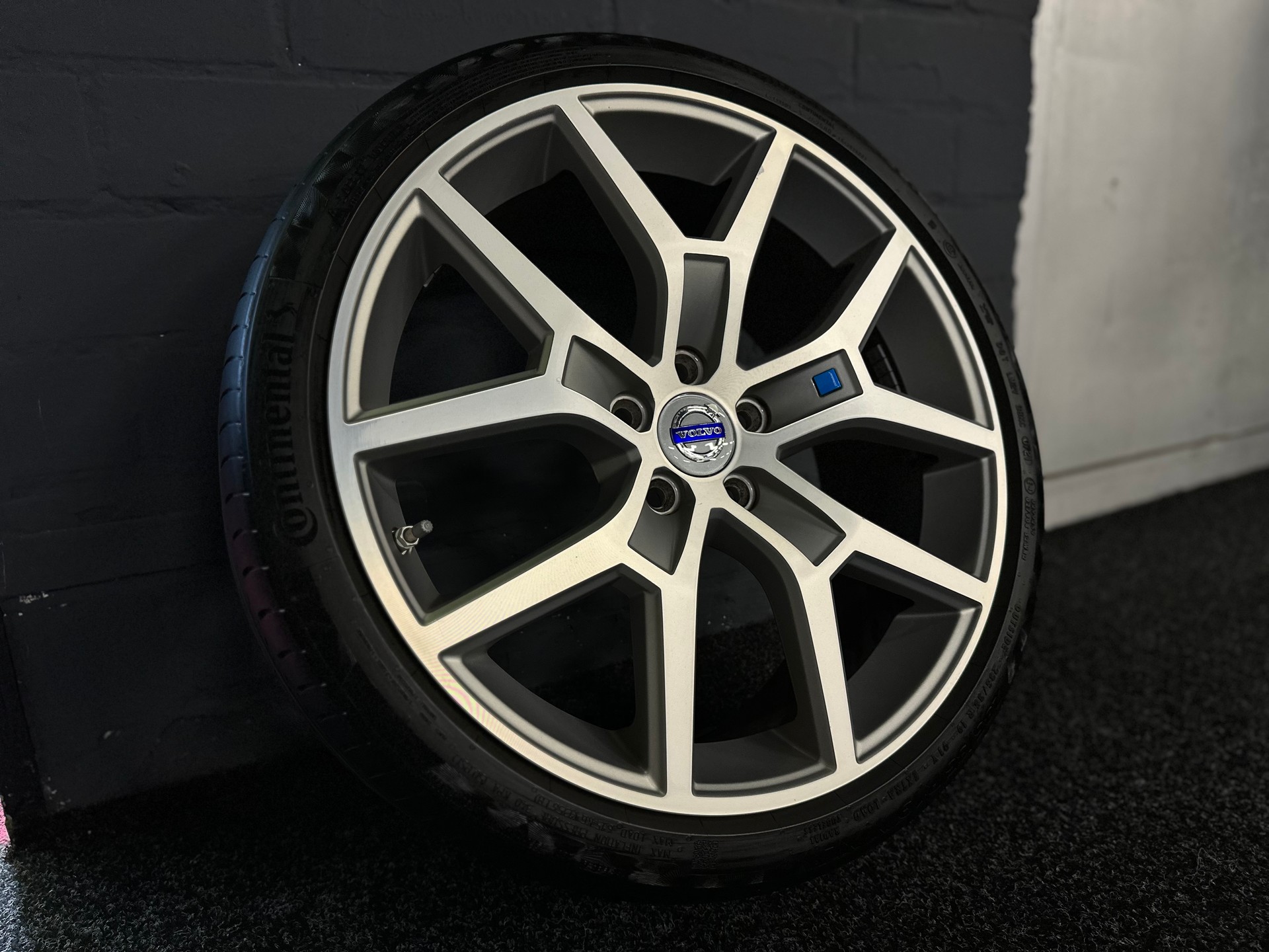 VOLVO S60 T6 ( 3.0L V6 Turbo ) AWD R-Design / ** Frisch ab MFK + Service / 4x4 / Polestar 330 PS **-image-10