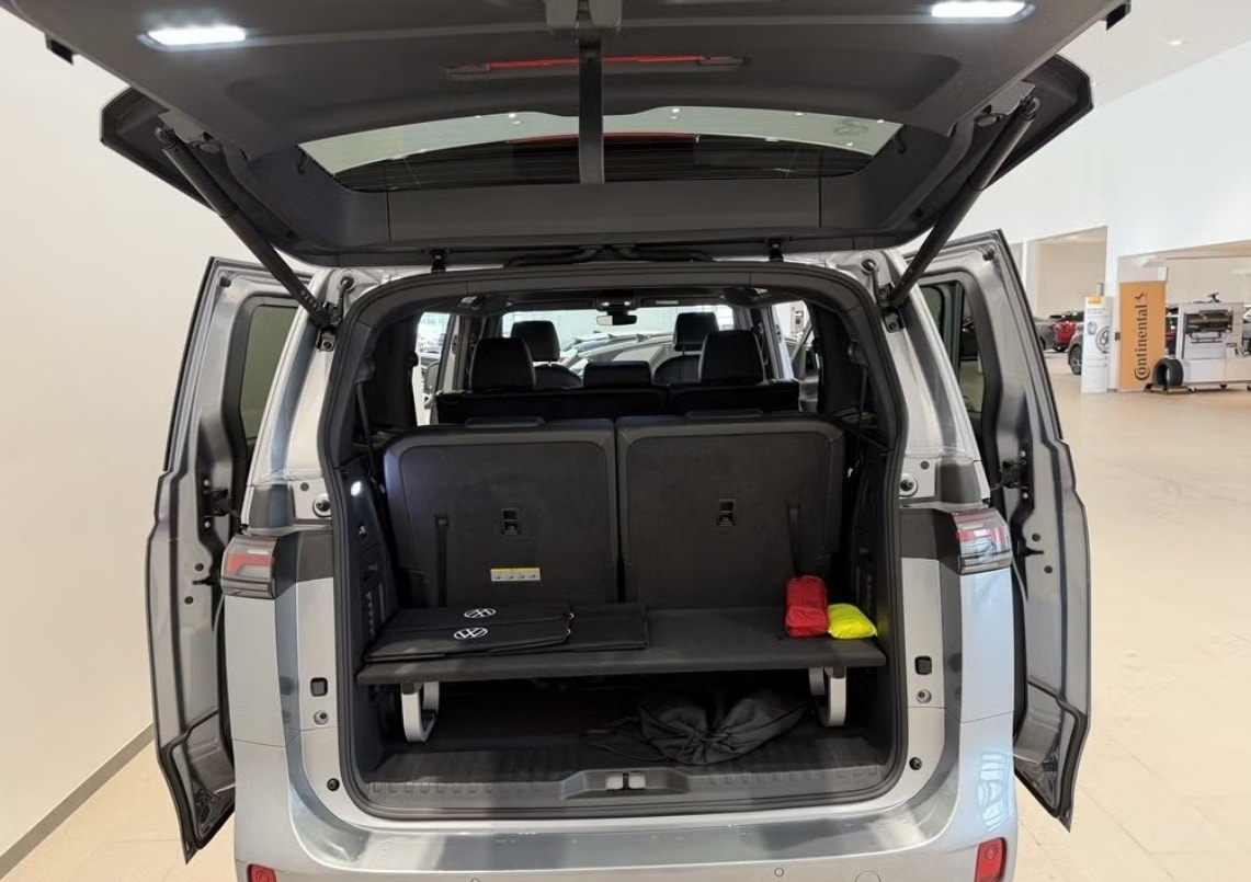 VW ID.Buzz LWB GTX 4 Motion-image-4