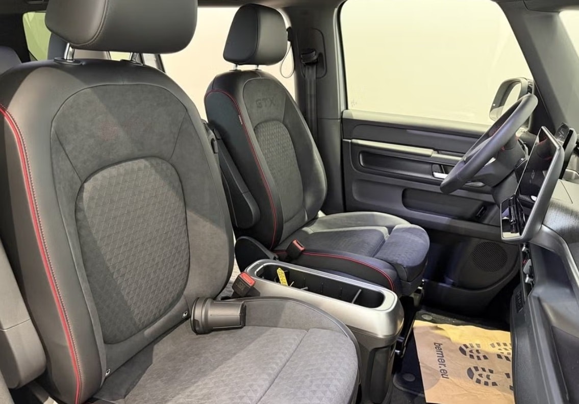 VW ID.Buzz LWB GTX 4 Motion-image-5
