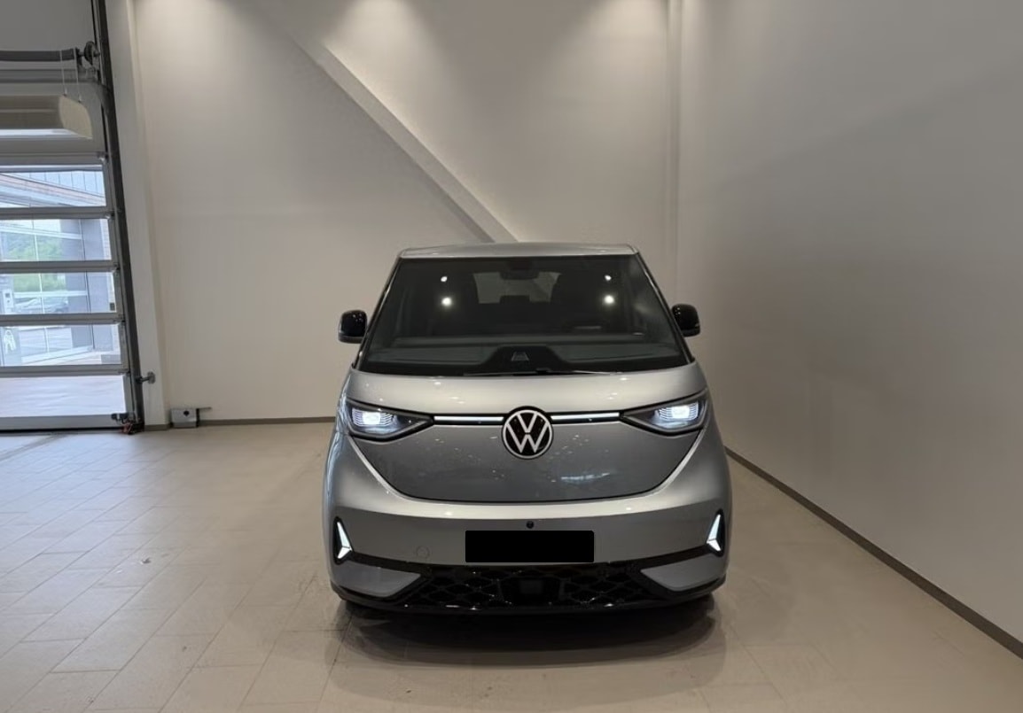 VW ID.Buzz LWB GTX 4 Motion-image-1