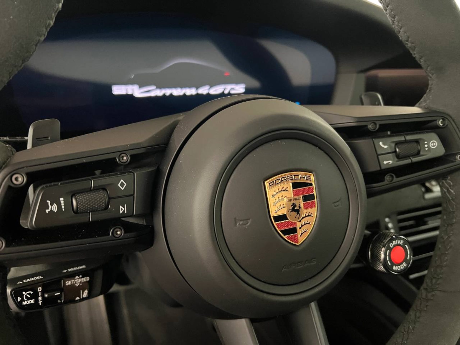 PORSCHE 911 Carrera 4 GTS-image-15