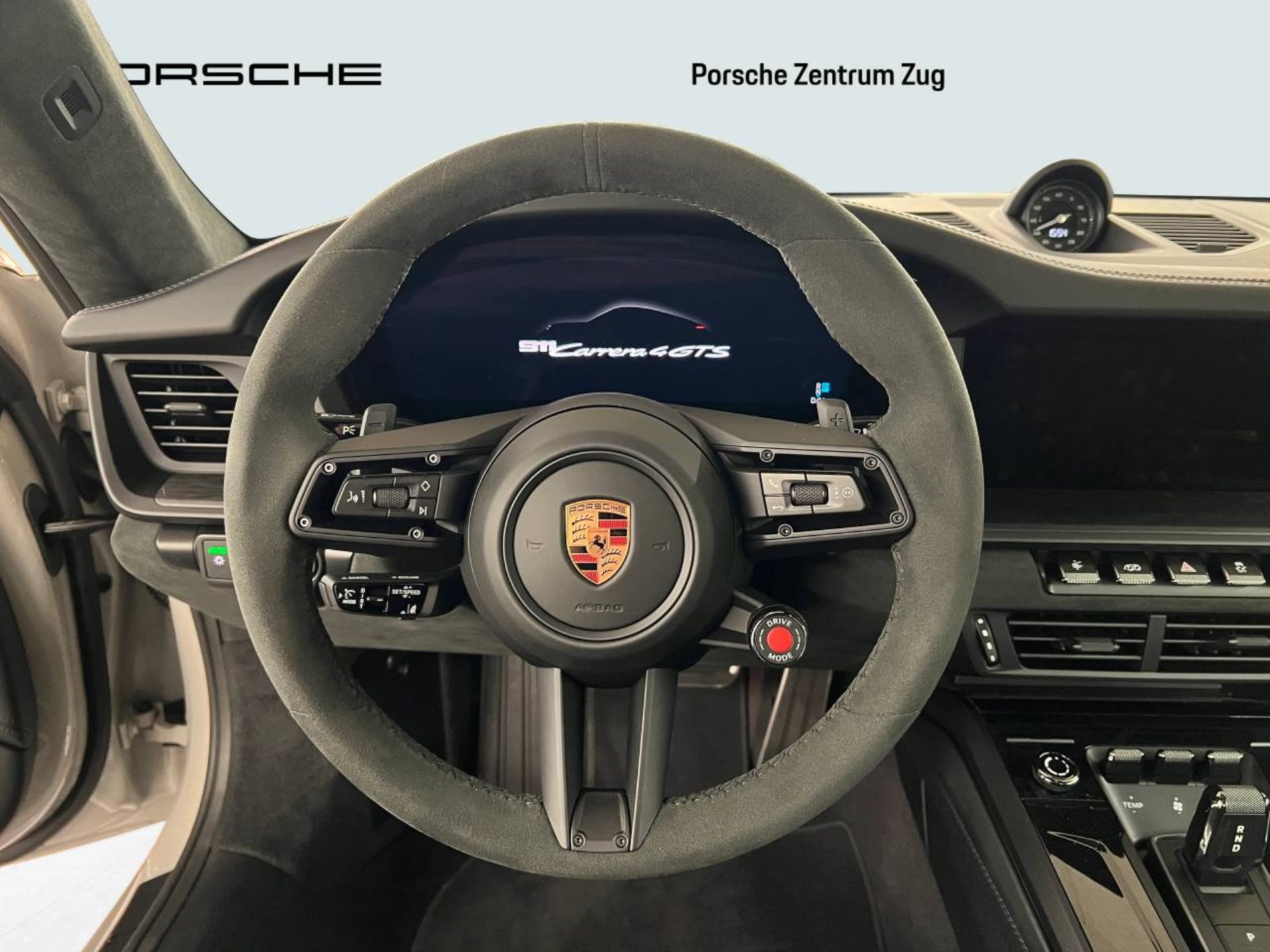 PORSCHE 911 Carrera 4 GTS-image-14
