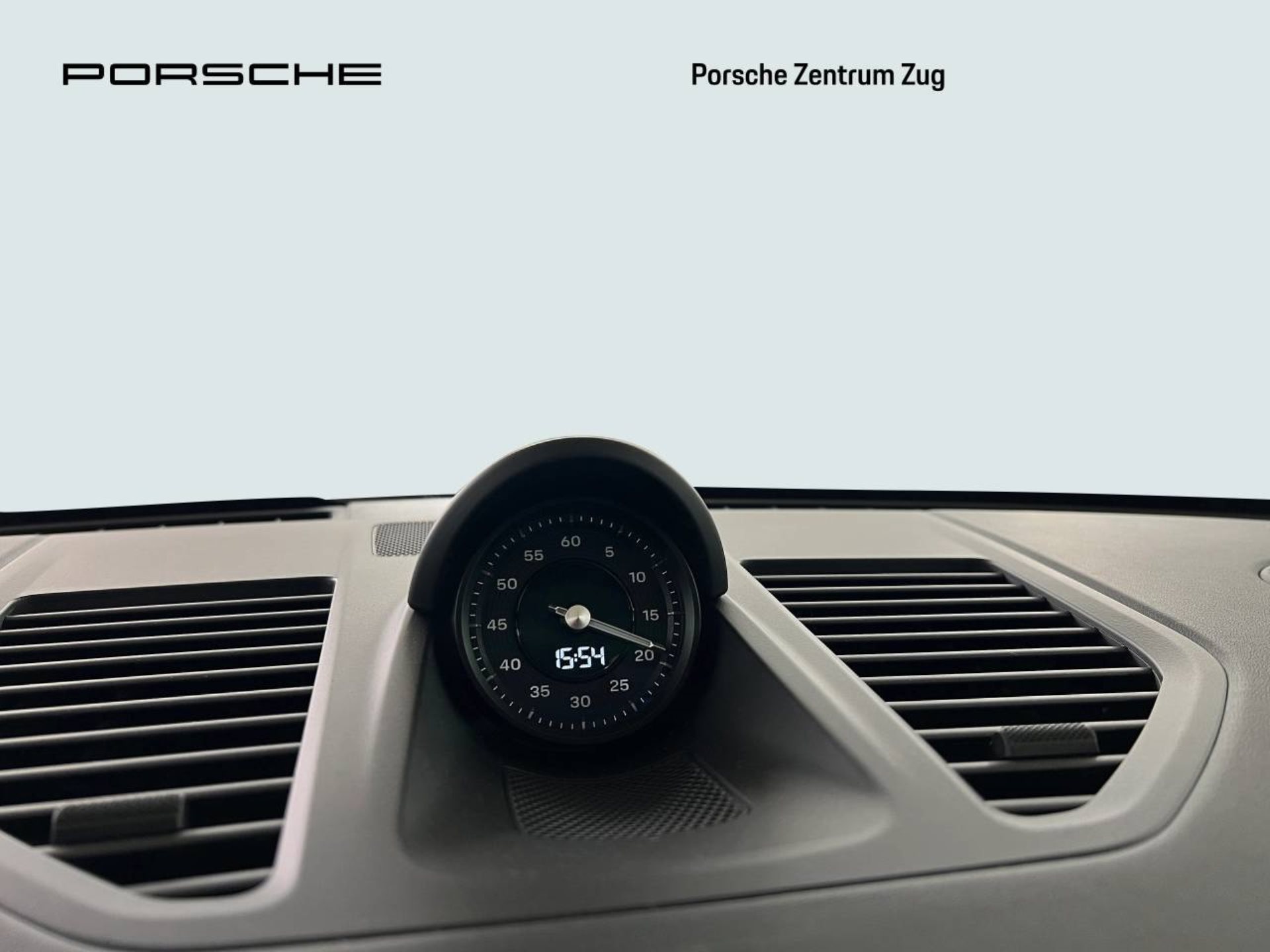 PORSCHE 911 Carrera 4 GTS-image-26
