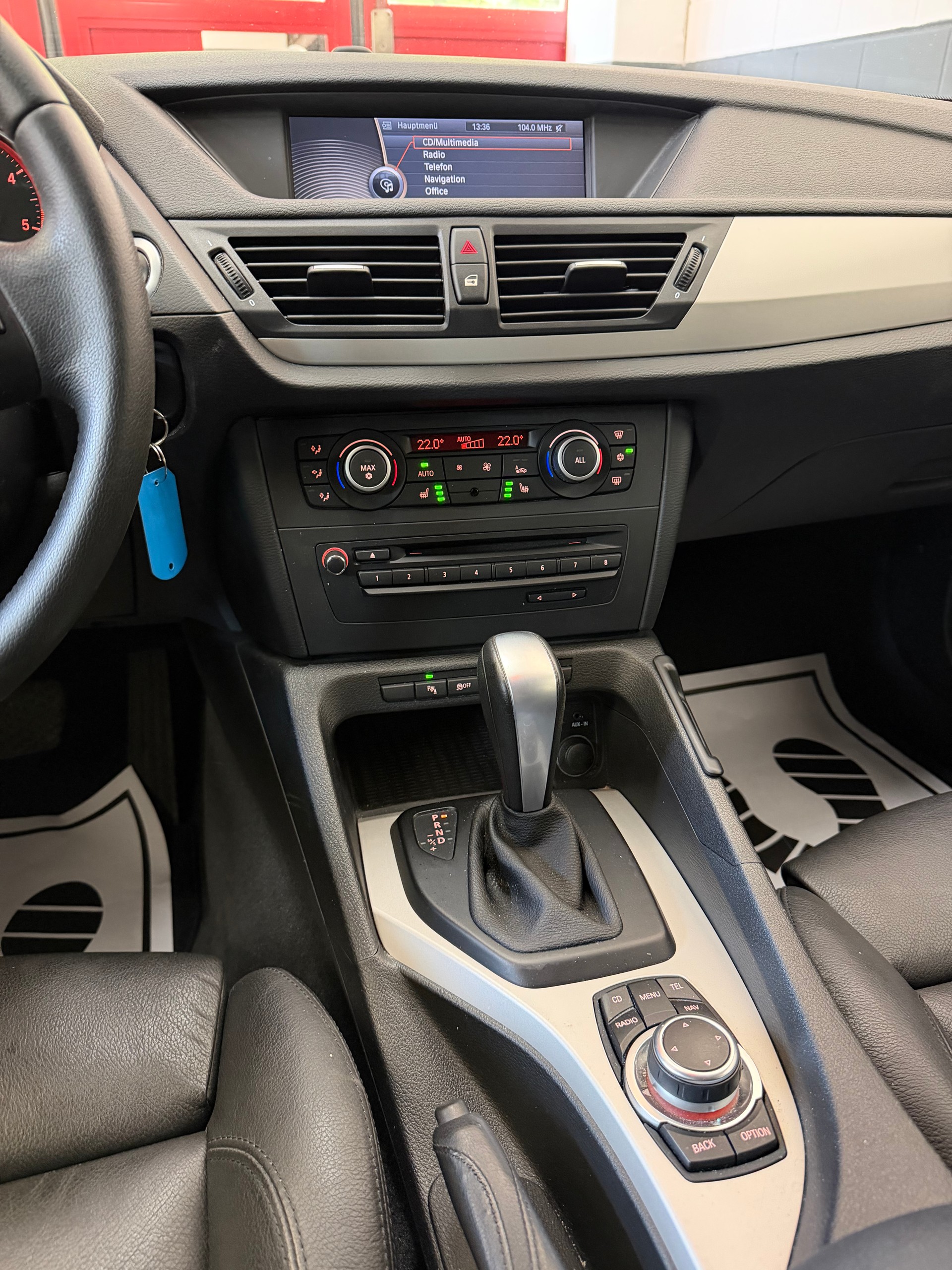 BMW X1 xDrive 20d Steptronic //NEU AB MFK!-image-13