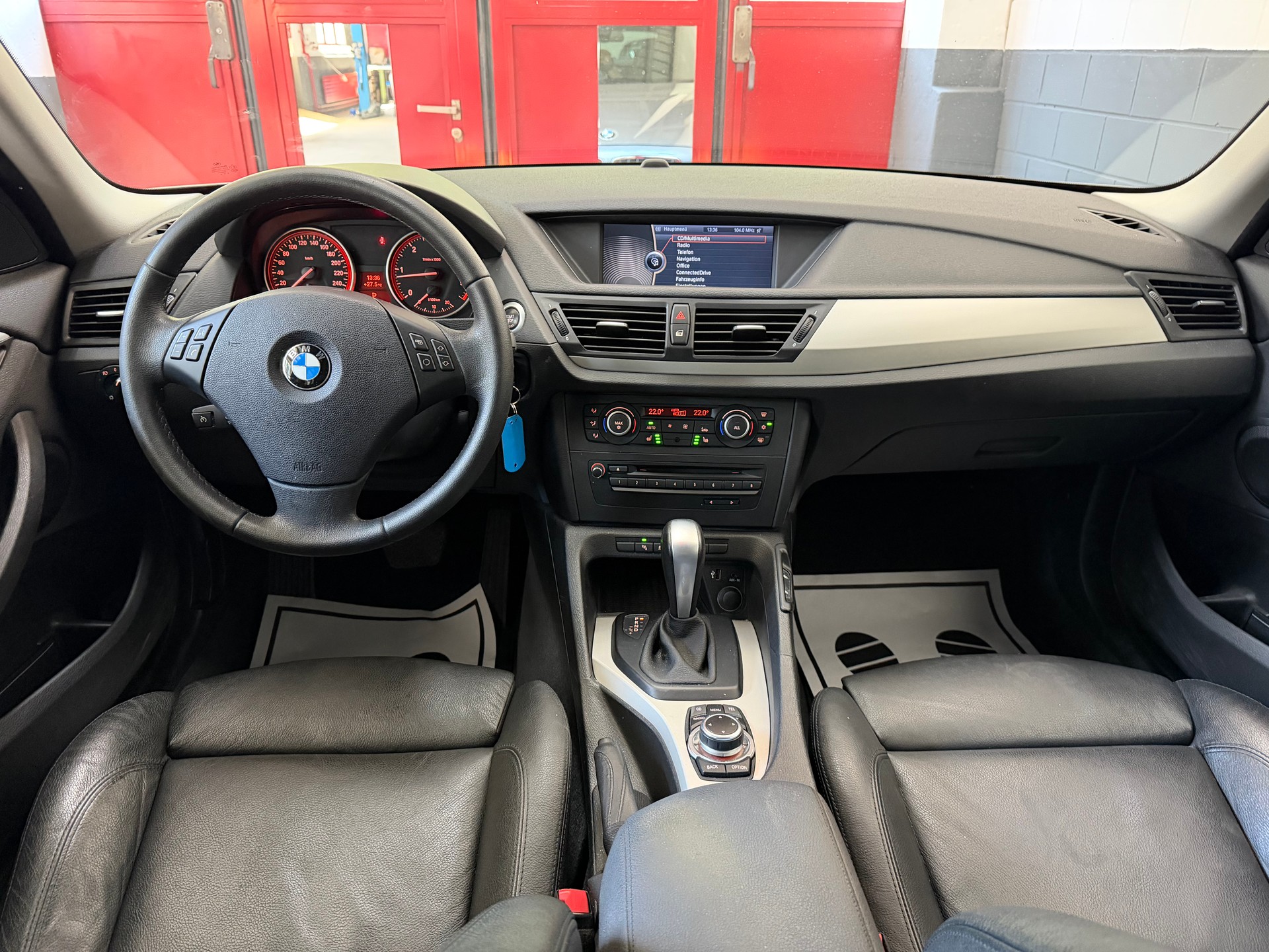 BMW X1 xDrive 20d Steptronic //NEU AB MFK!-image-11