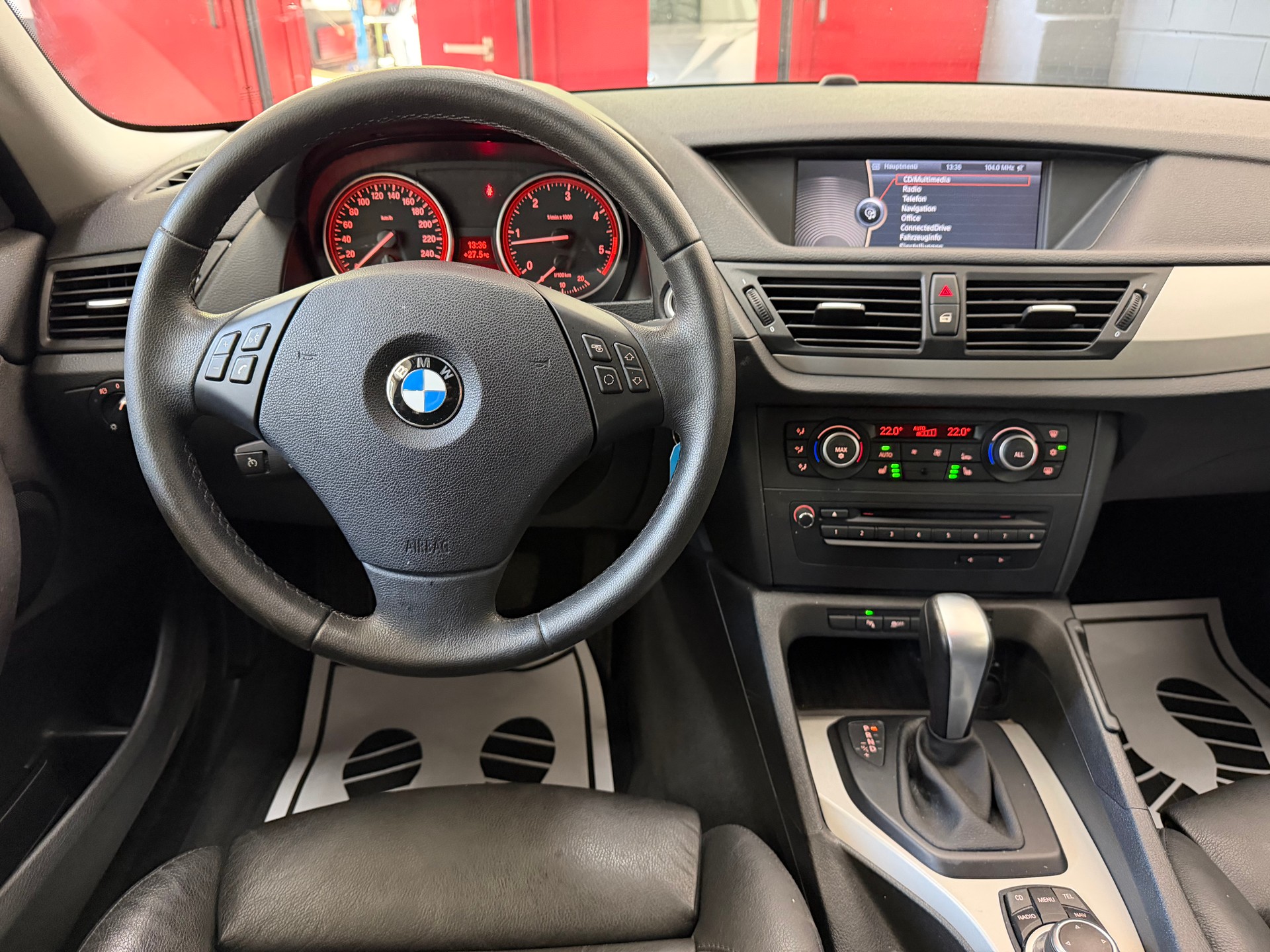 BMW X1 xDrive 20d Steptronic //NEU AB MFK!-image-12