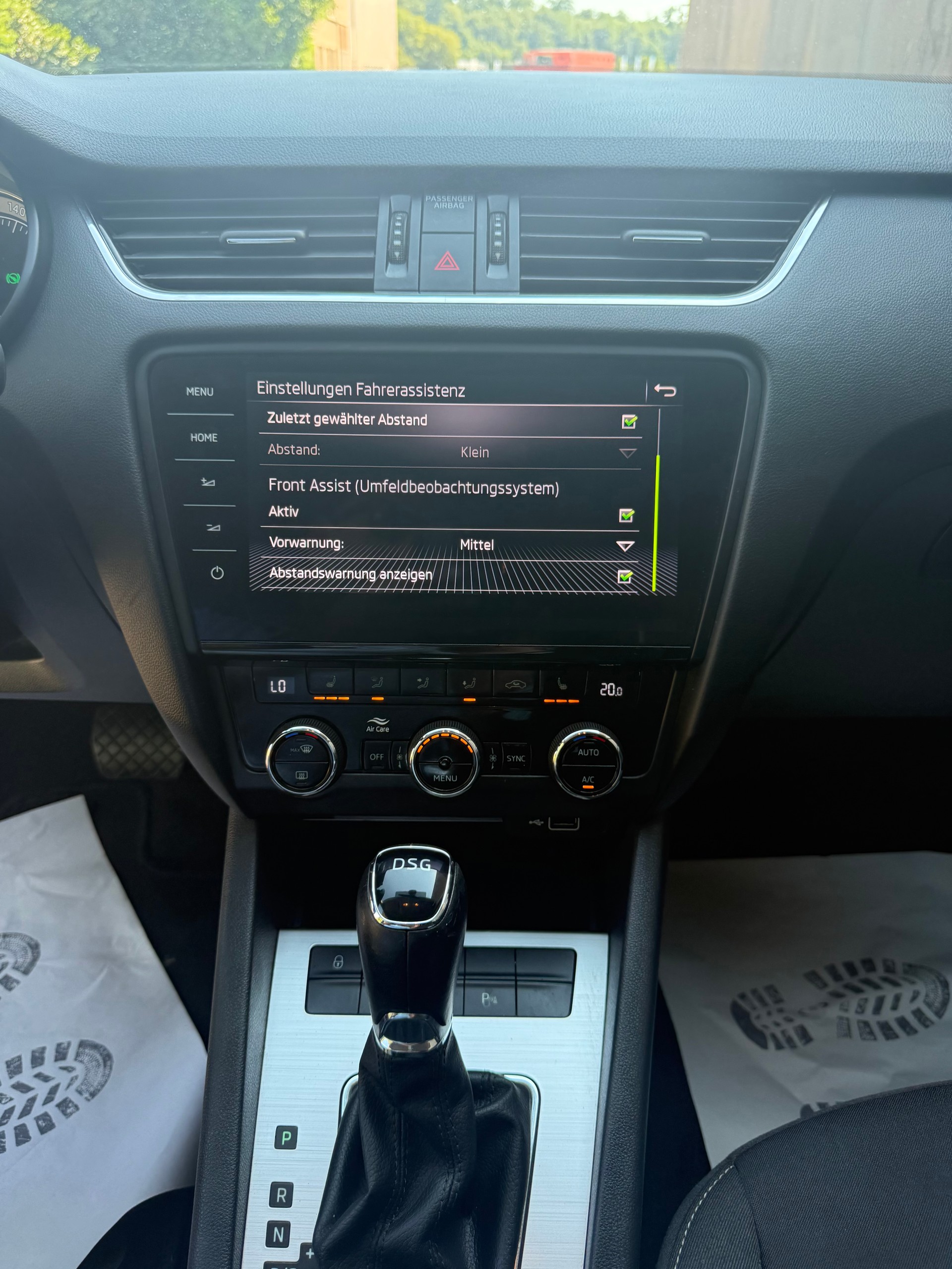 SKODA Octavia Combi 2.0 TDI Ambition DSG-image-6