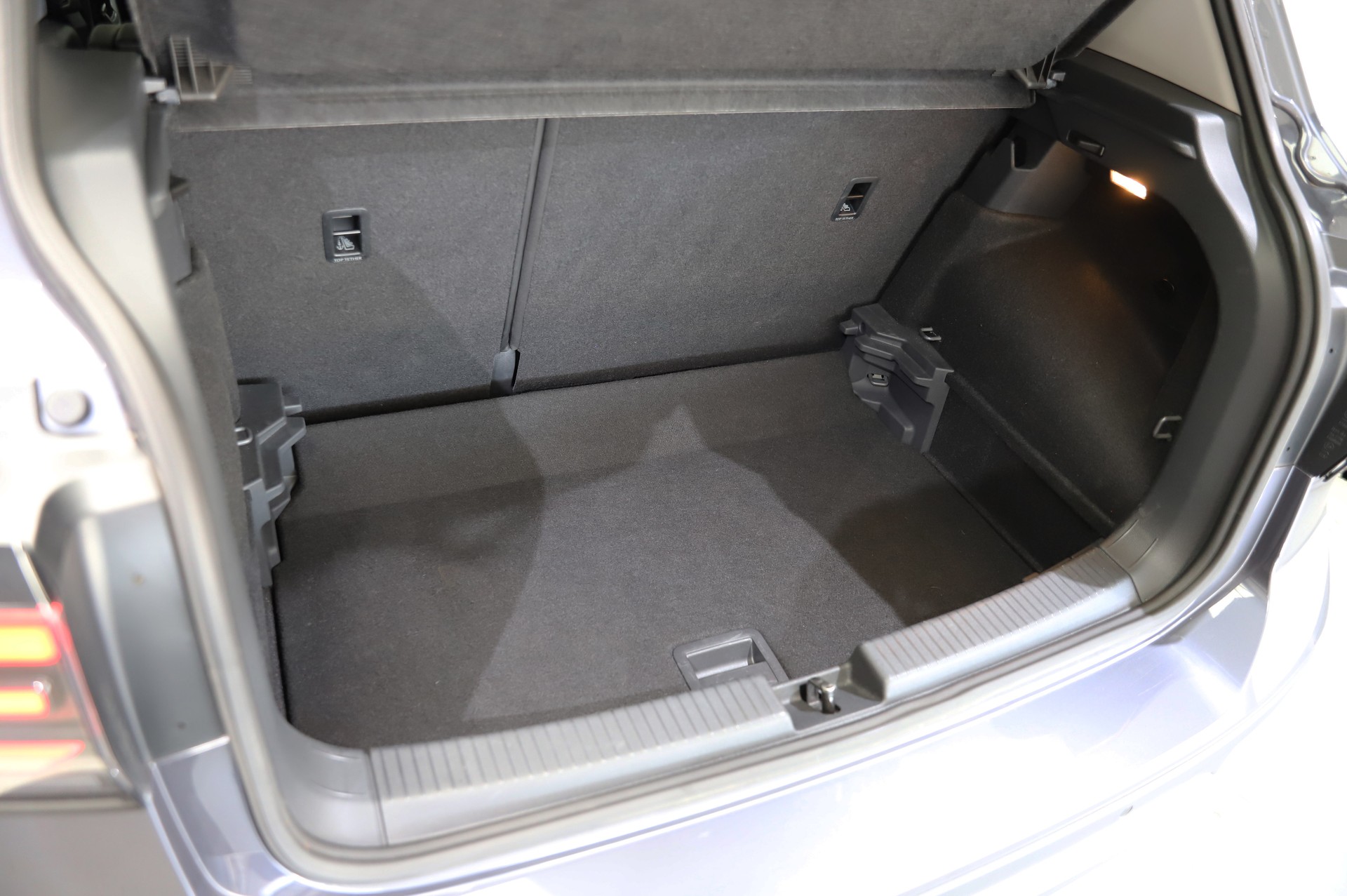 VW T-Cross 1.0 TSI Life-image-11