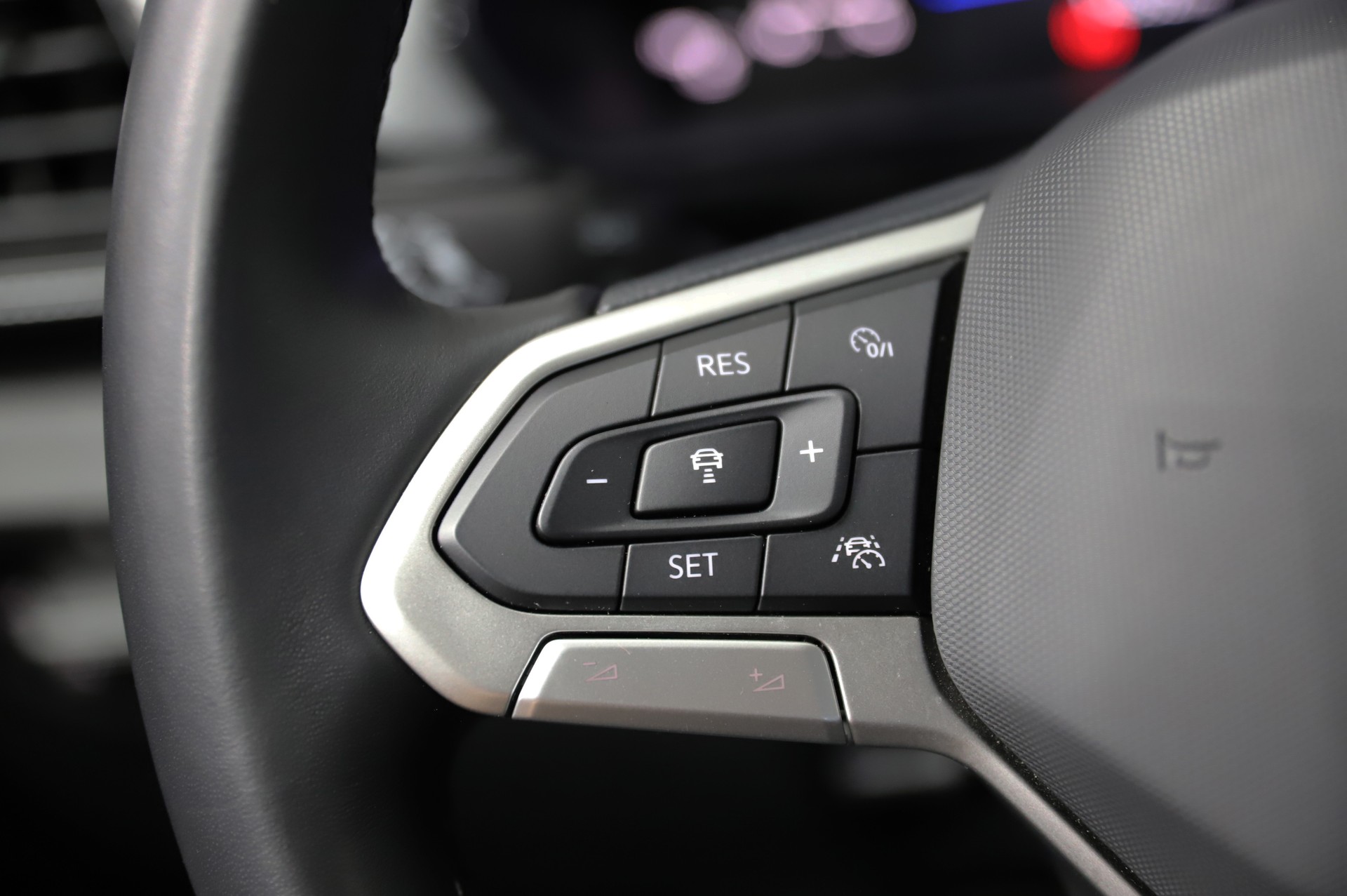 VW T-Cross 1.0 TSI Life-image-13