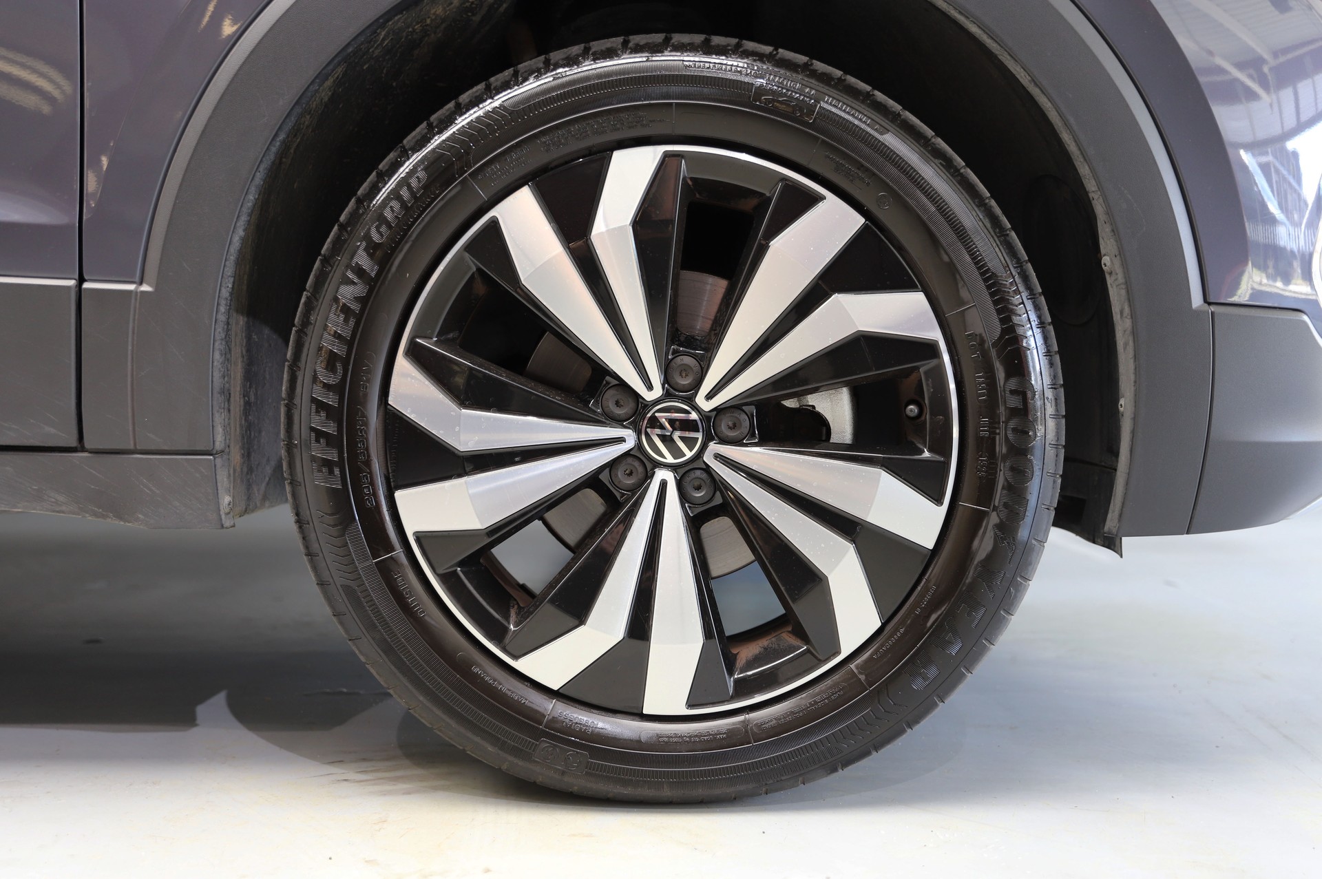 VW T-Cross 1.0 TSI Life-image-12