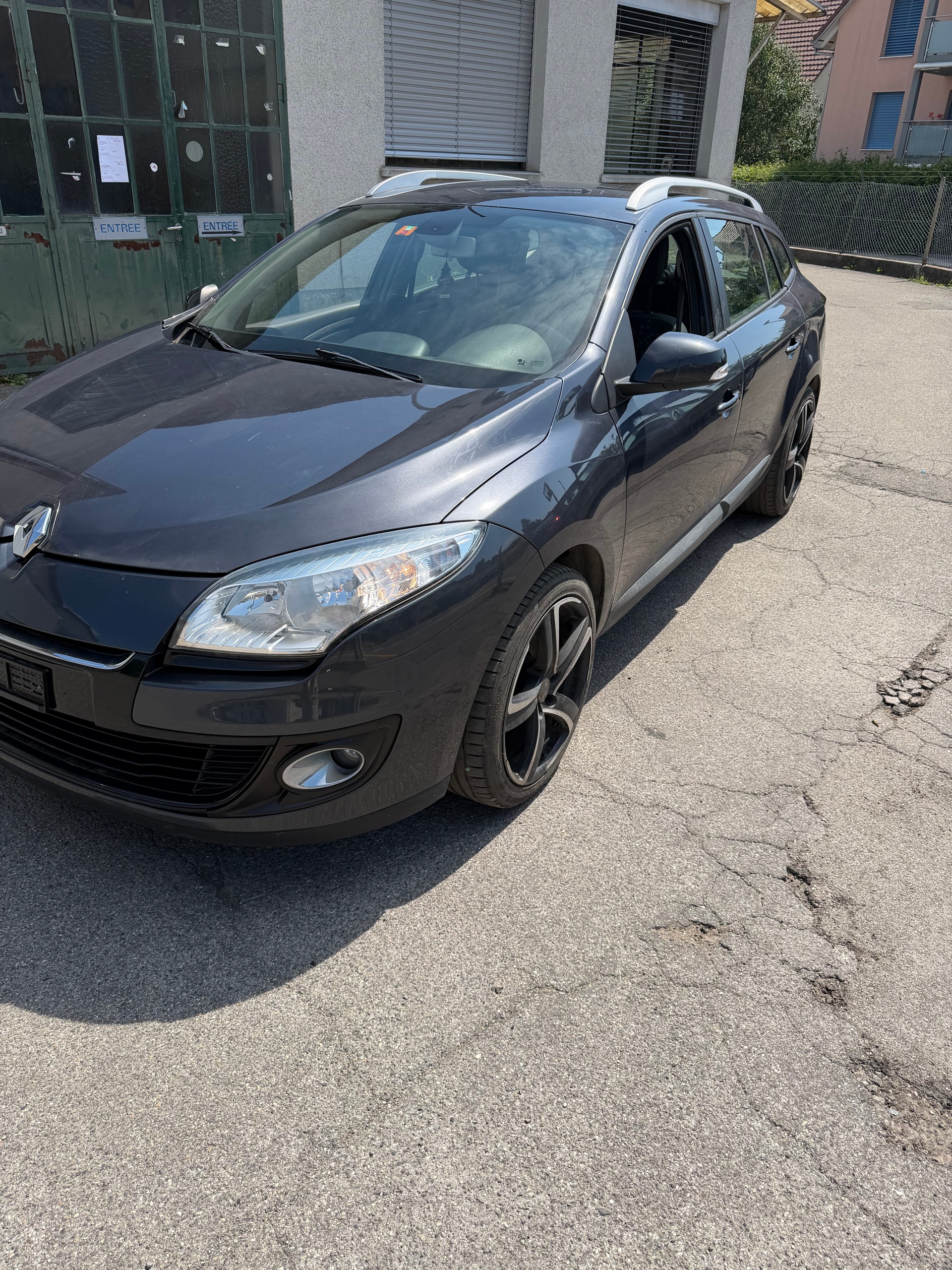 RENAULT Mégane Grandtour 1.4 16V Turbo Bose-image-0