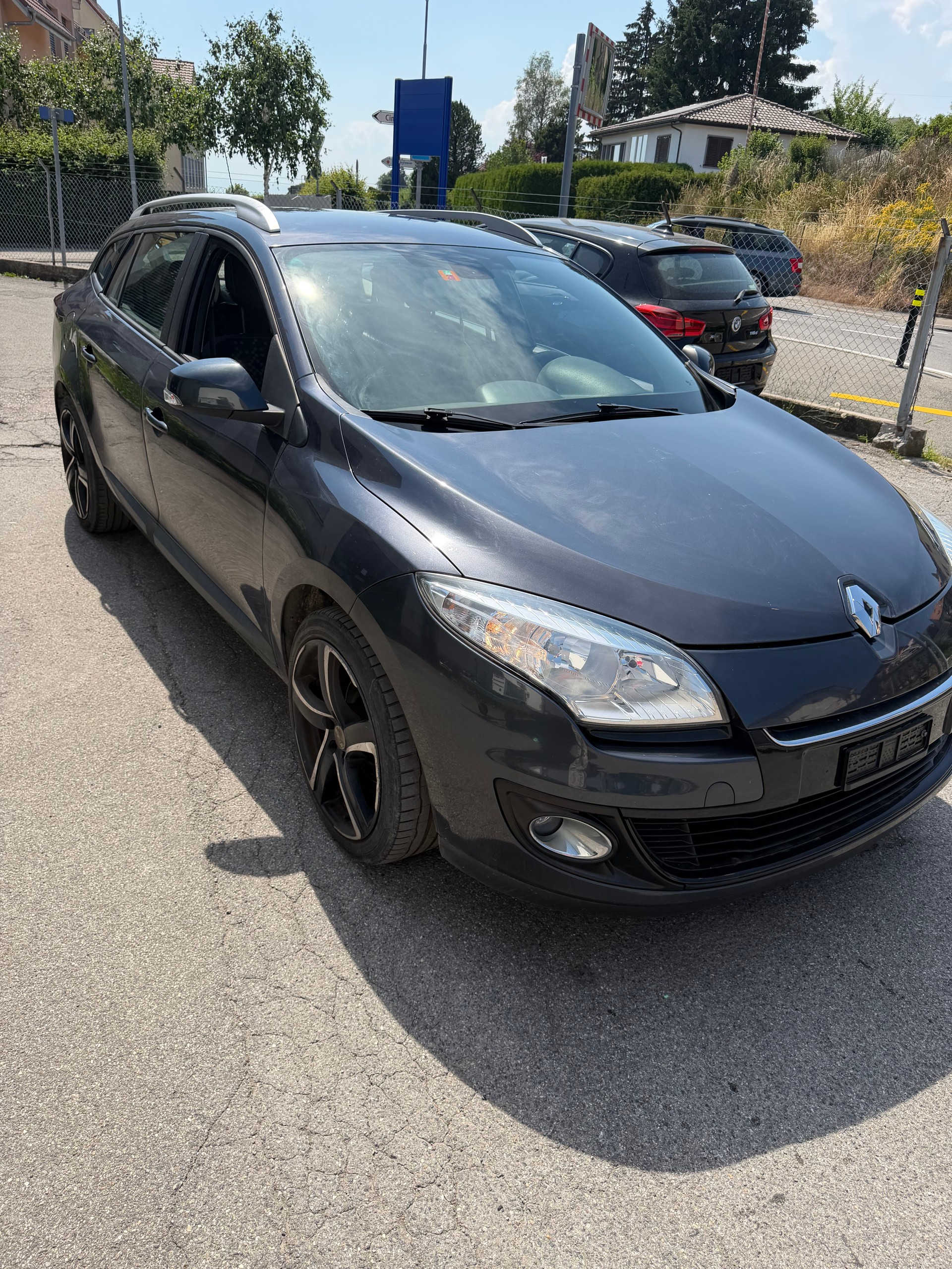 RENAULT Mégane Grandtour 1.4 16V Turbo Bose-image-1