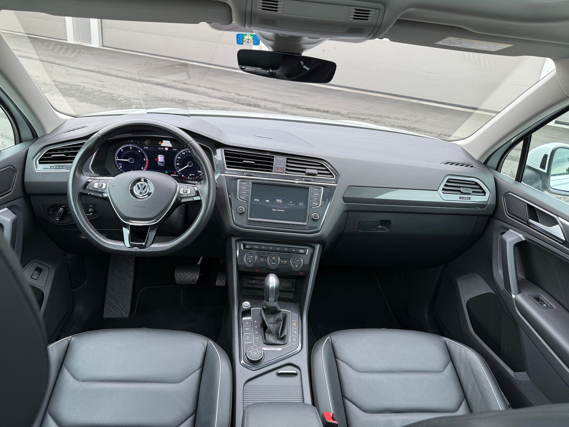 VW Tiguan 2.0 TDI SCR Highline 4Motion DSG-image-7