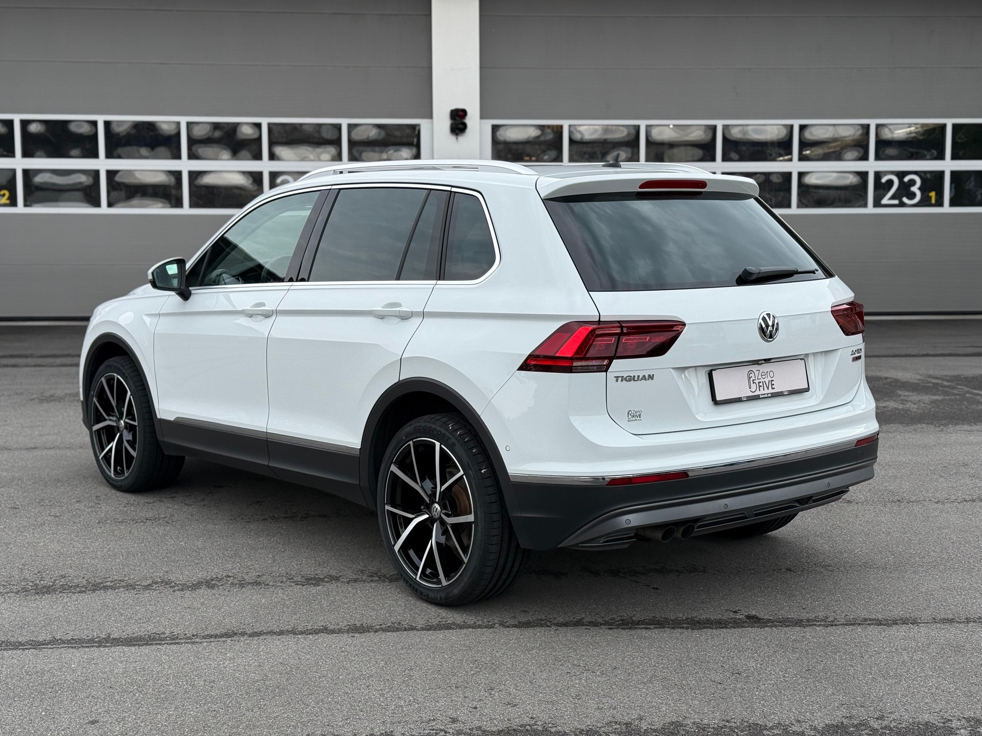 VW Tiguan 2.0 TDI SCR Highline 4Motion DSG-image-3