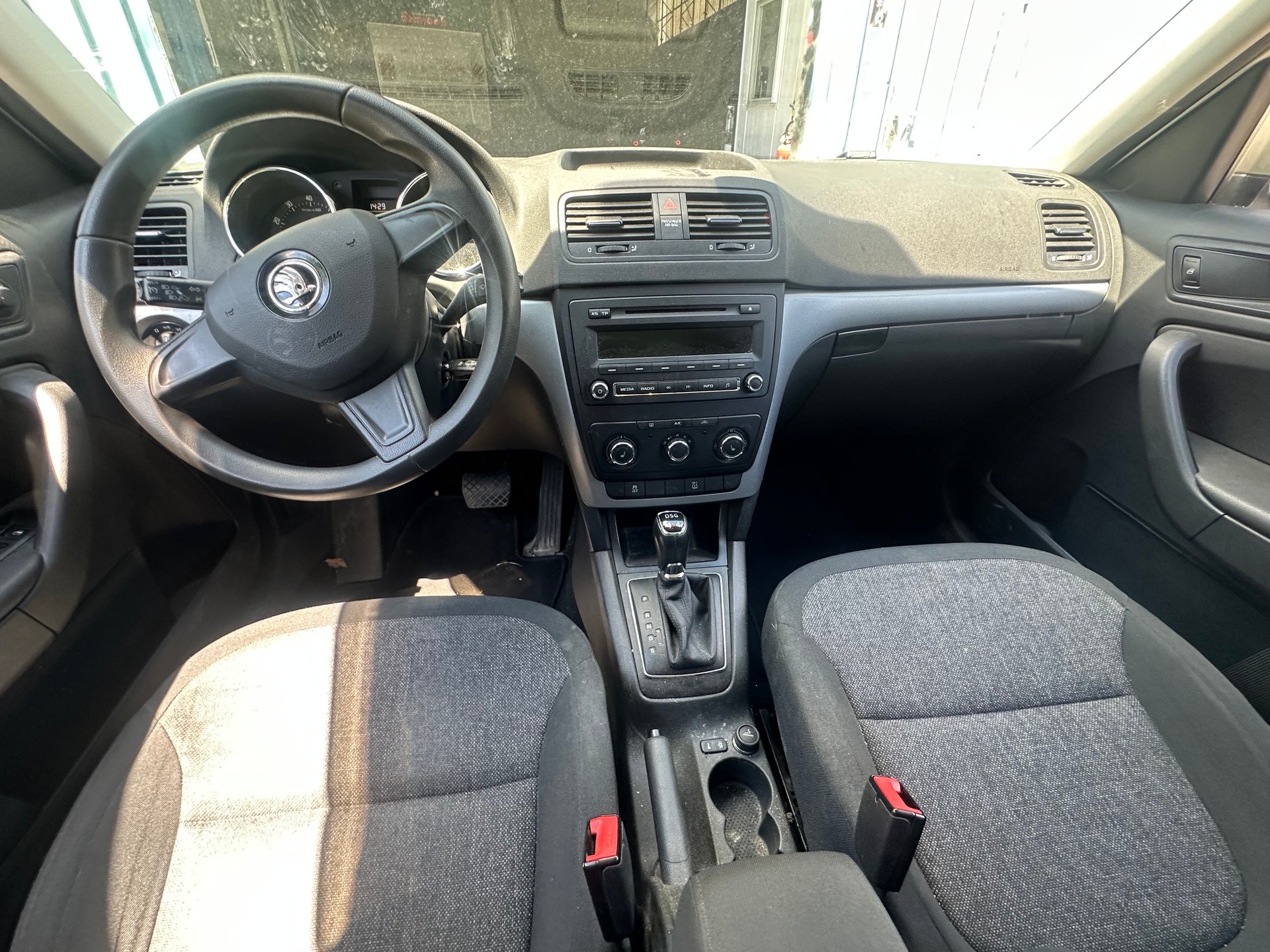SKODA Yeti 1.8 TSI Active 4x4 DSG-image-9