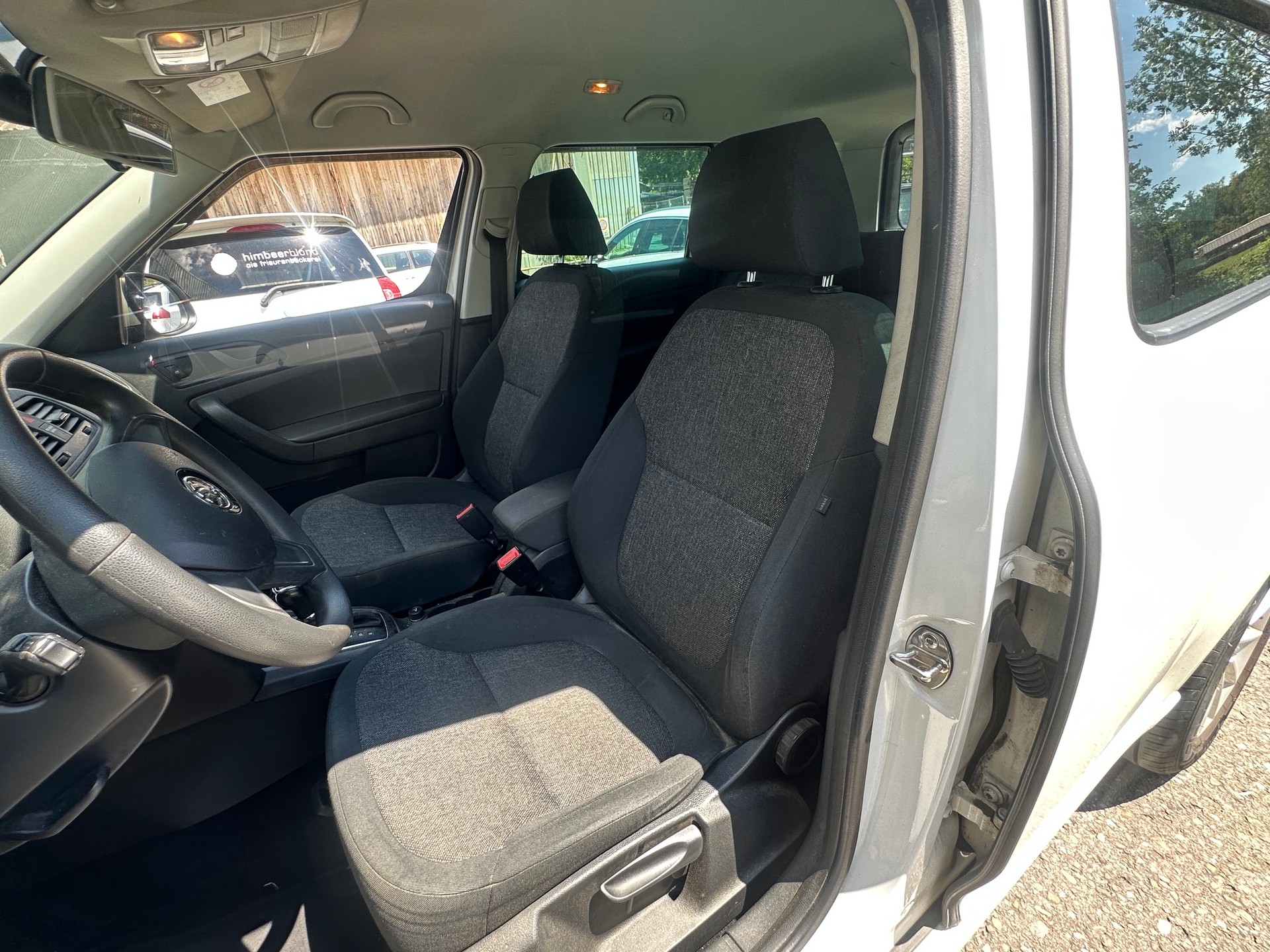 SKODA Yeti 1.8 TSI Active 4x4 DSG-image-8