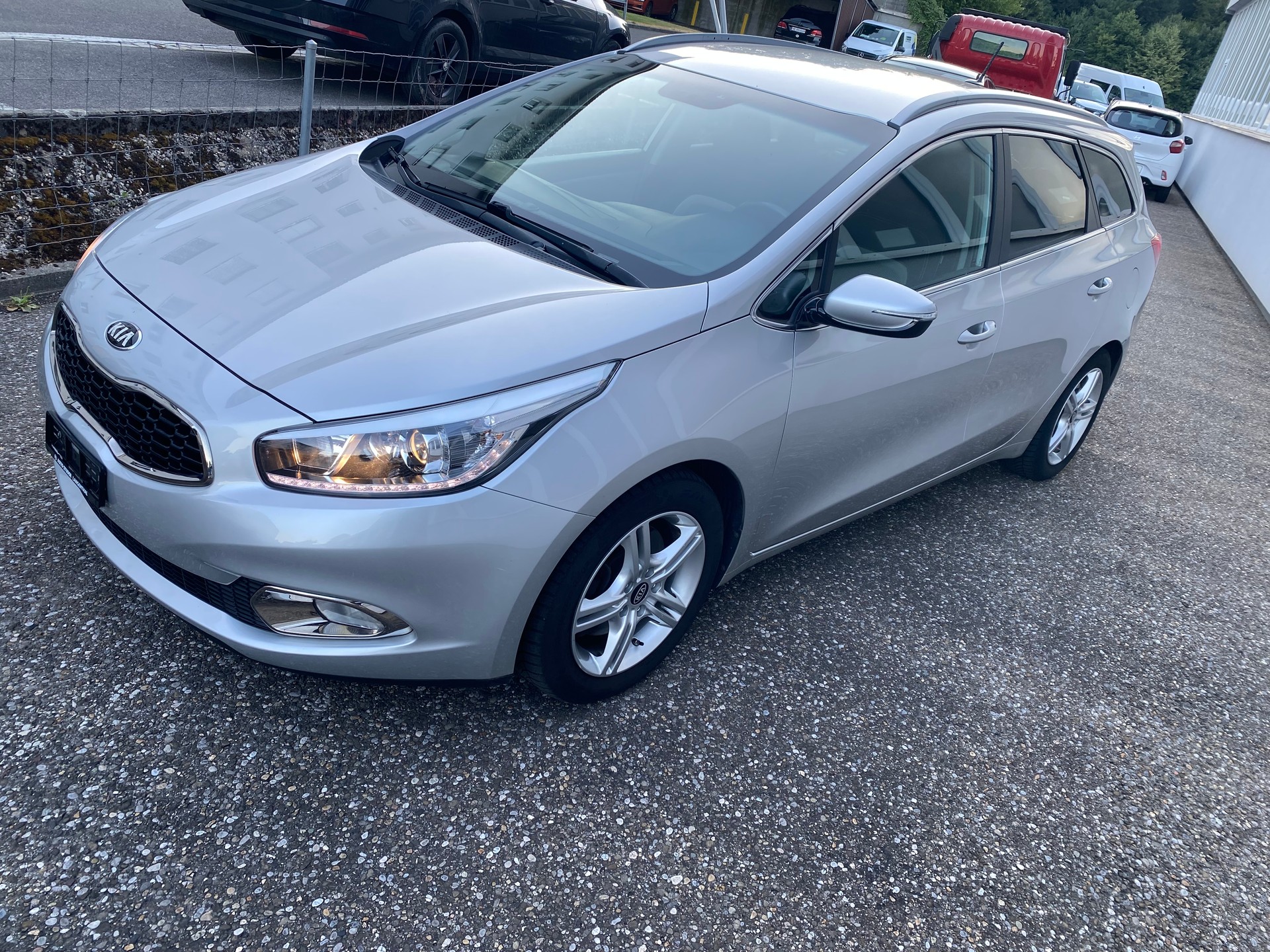 KIA Cee'd Sportswagon 1.6 CRDi Trend-image-2