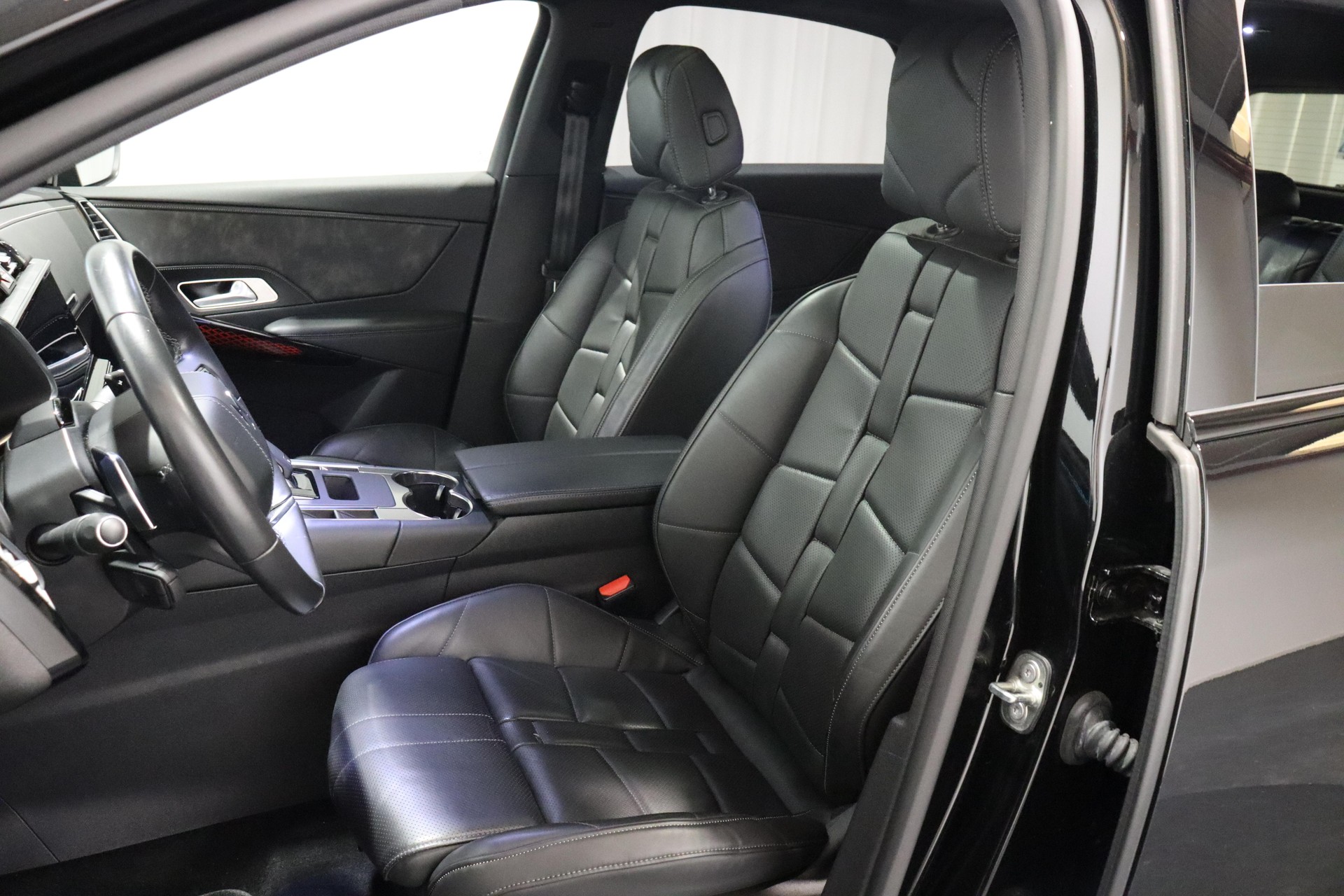 DS AUTOMOBILES 7 Crossback 1.6 E-Tense Louvre 4x4-image-4