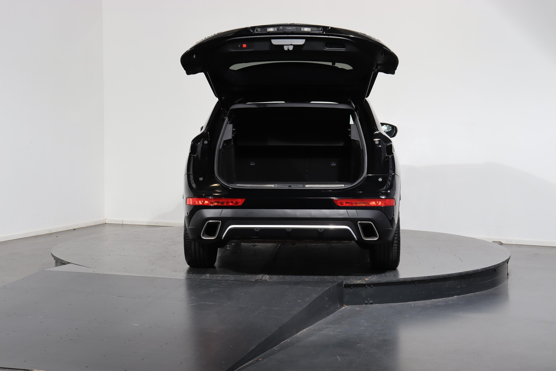 DS AUTOMOBILES 7 Crossback 1.6 E-Tense Louvre 4x4-image-3