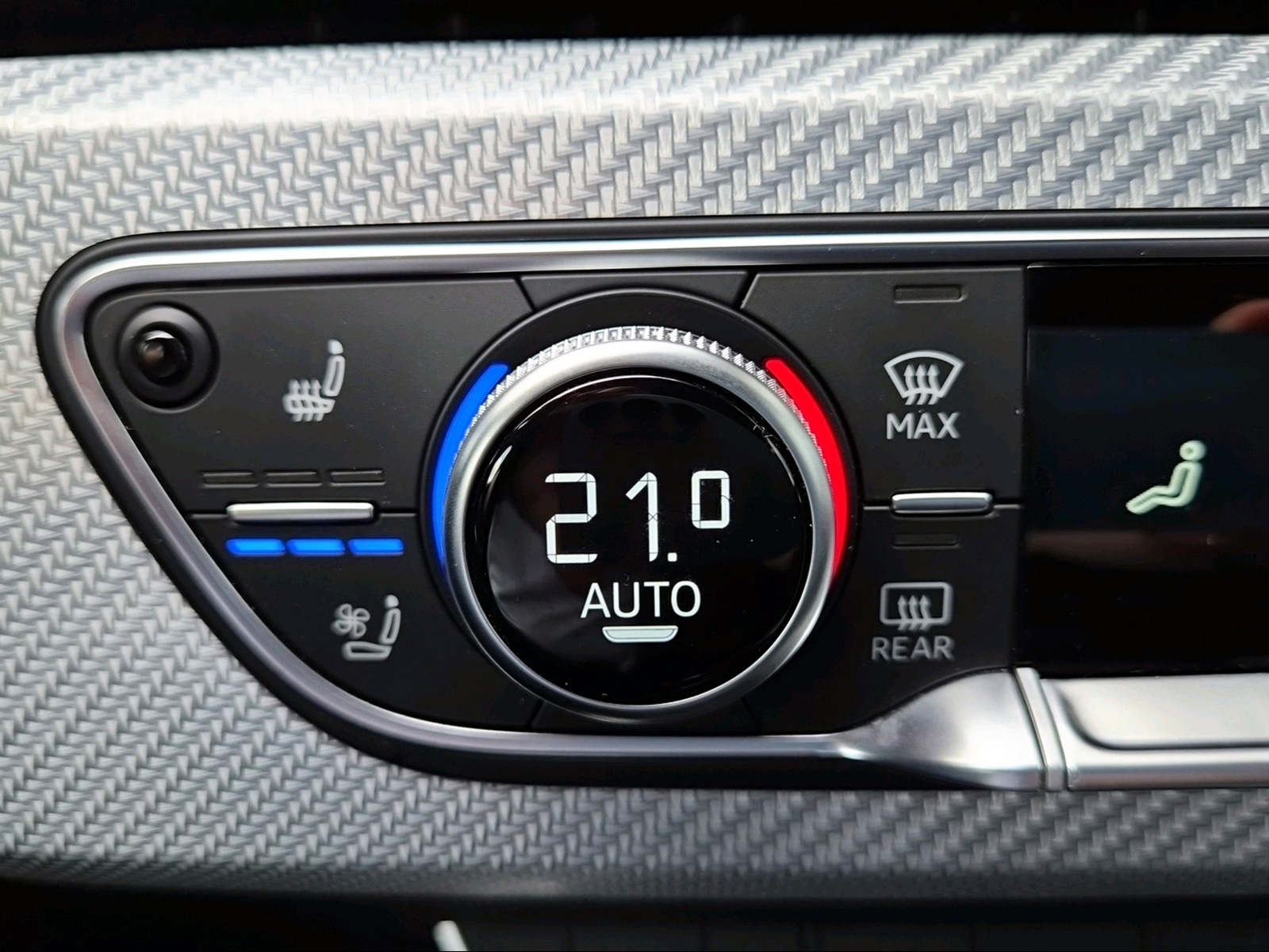 AUDI RS4 Avant quattro tiptronic Navarablau Metallic-image-16