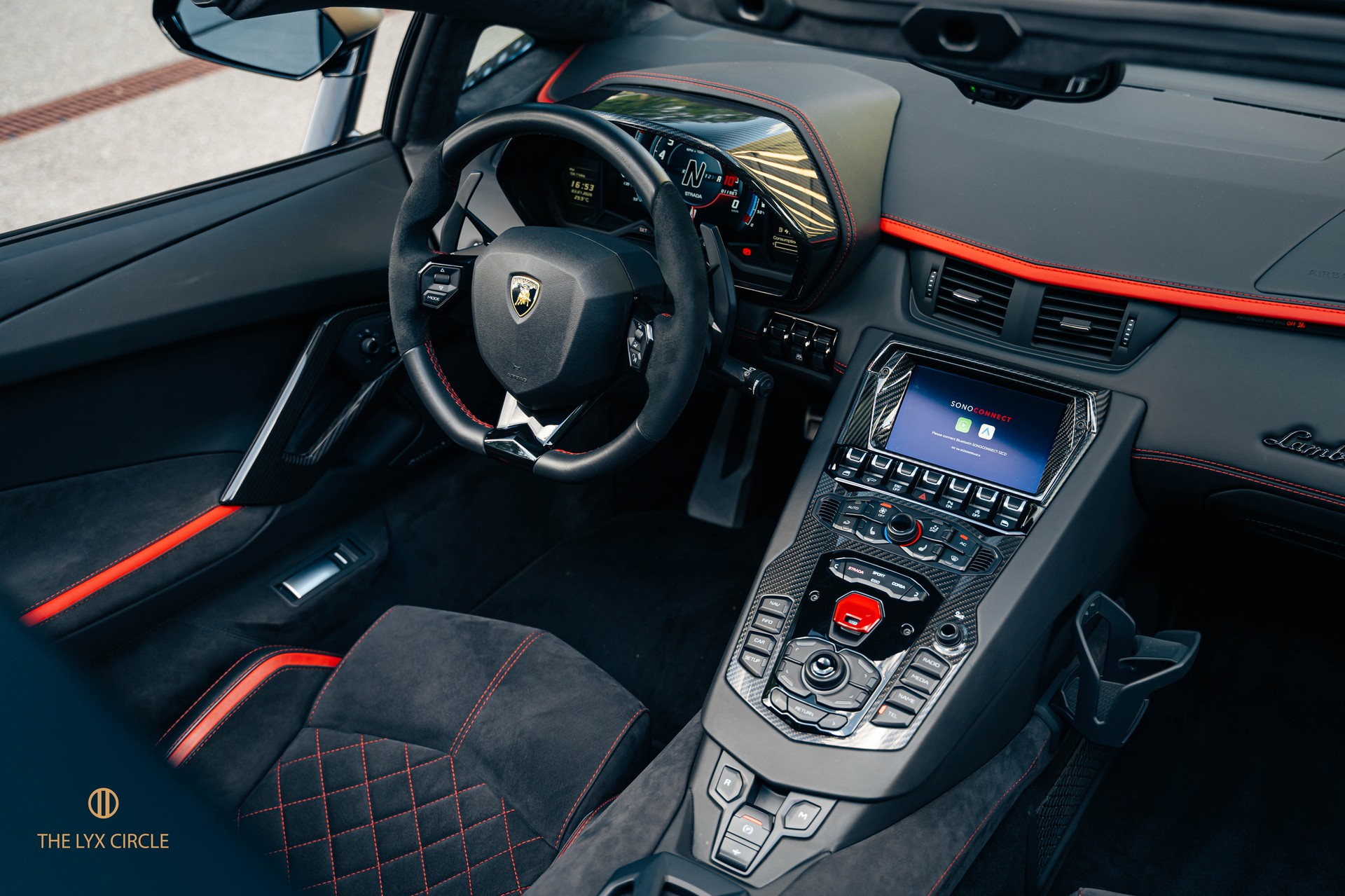 LAMBORGHINI Aventador S LP740-4 Roadster E-Gear-image-11