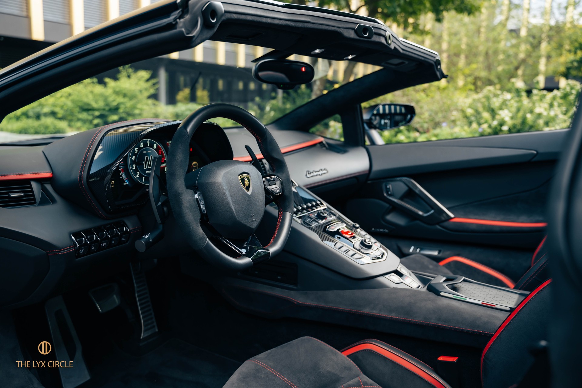 LAMBORGHINI Aventador S LP740-4 Roadster E-Gear-image-12