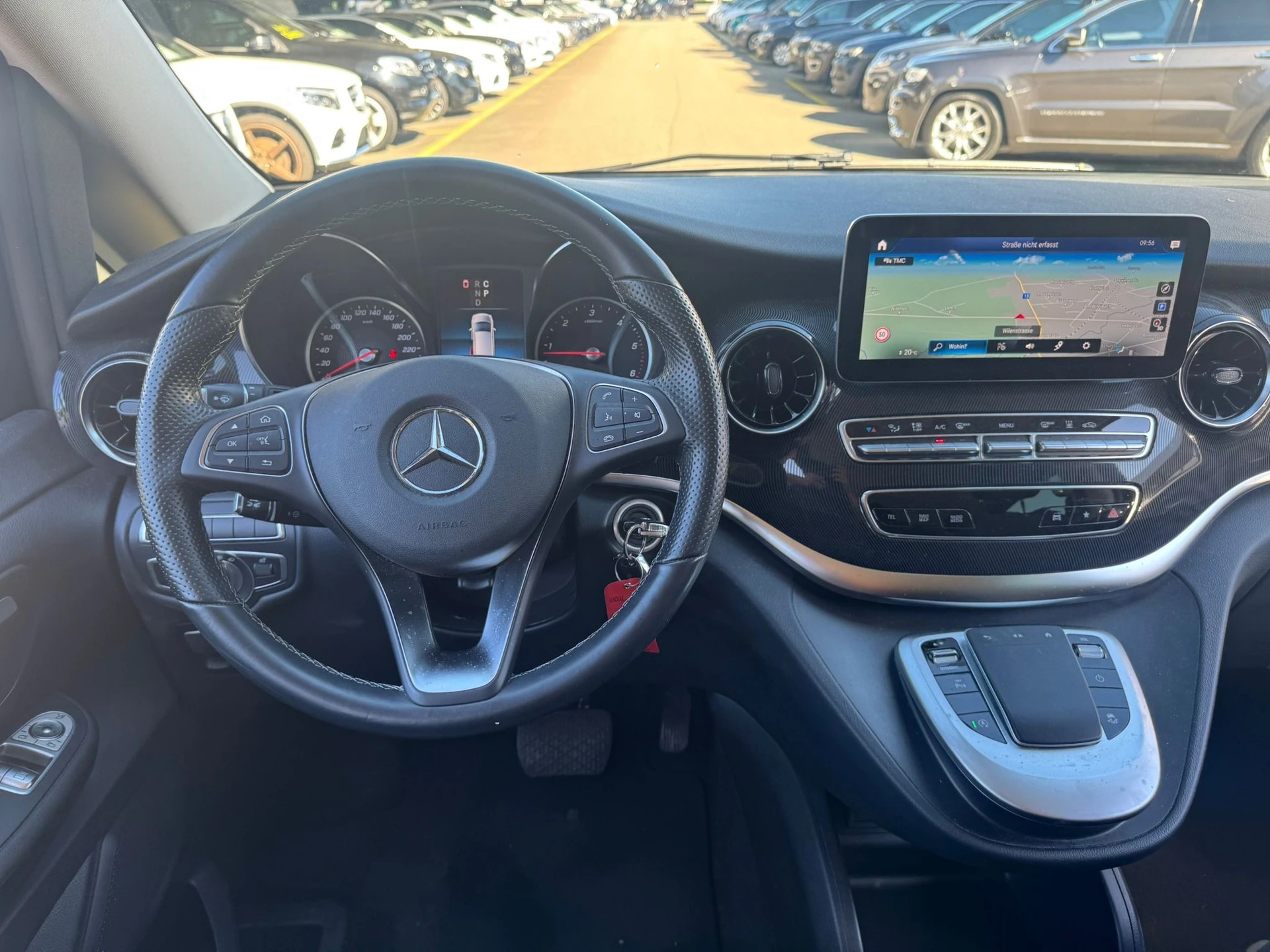MERCEDES-BENZ V 300 d kompakt 4Matic 9G-Tronic-image-10