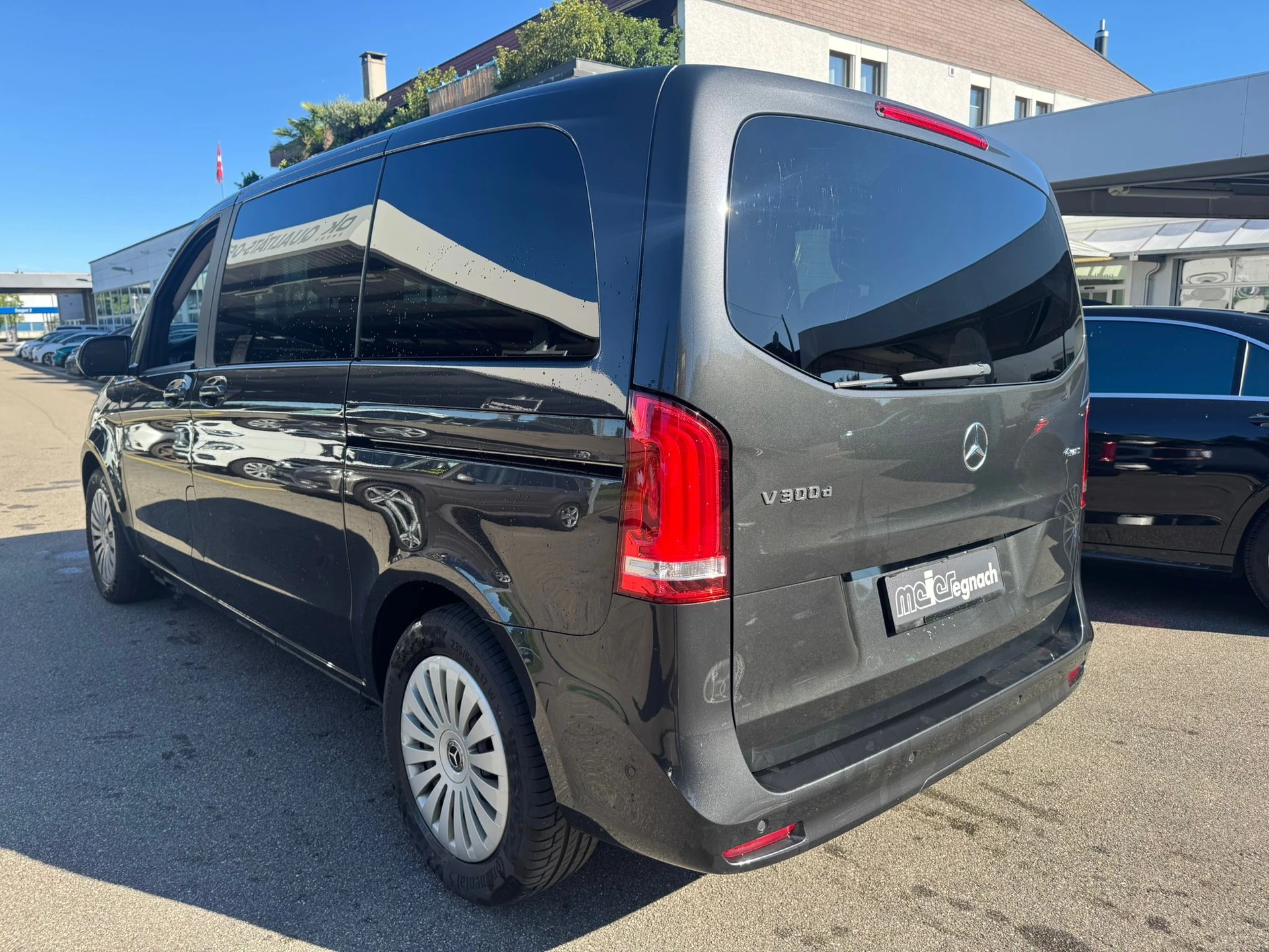 MERCEDES-BENZ V 300 d kompakt 4Matic 9G-Tronic-image-5