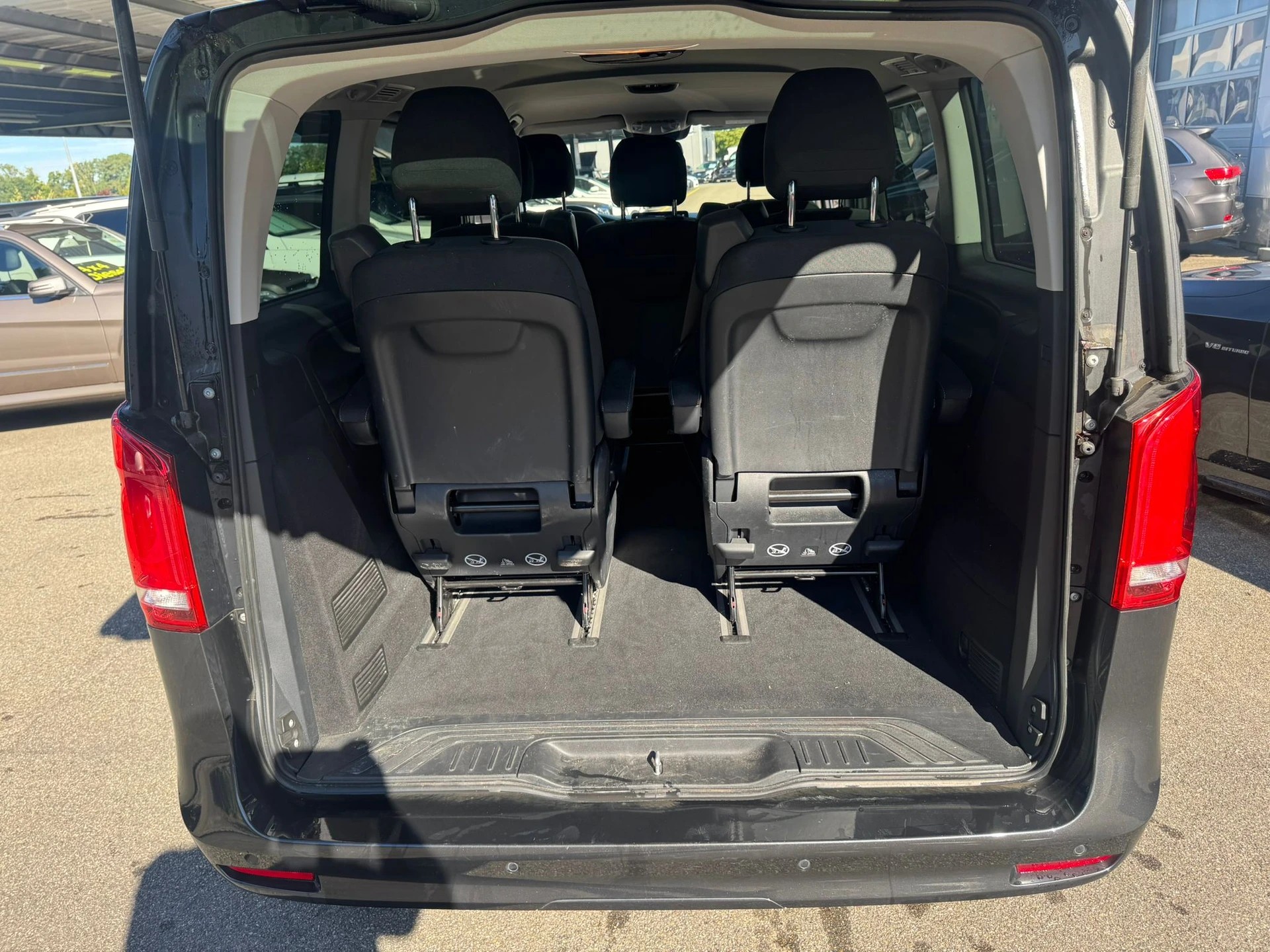 MERCEDES-BENZ V 300 d kompakt 4Matic 9G-Tronic-image-7