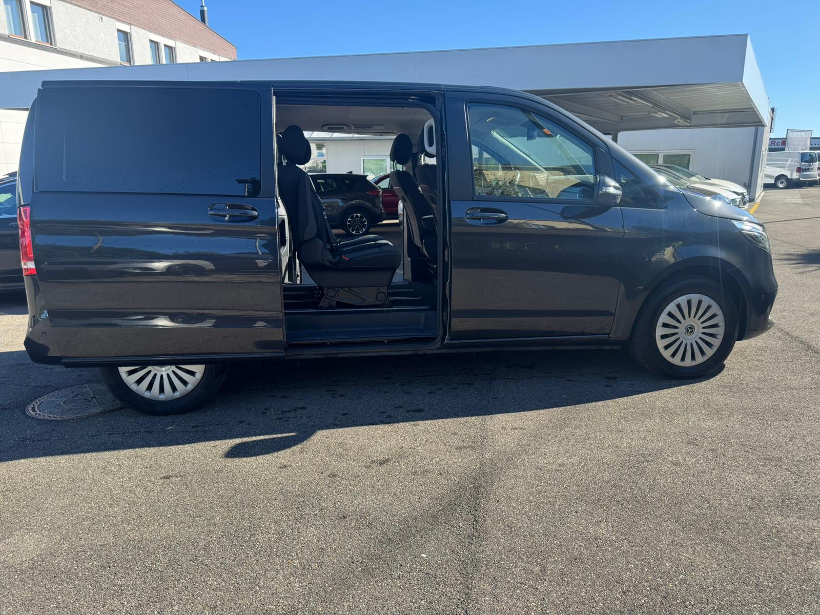 MERCEDES-BENZ V 300 d kompakt 4Matic 9G-Tronic-image-4
