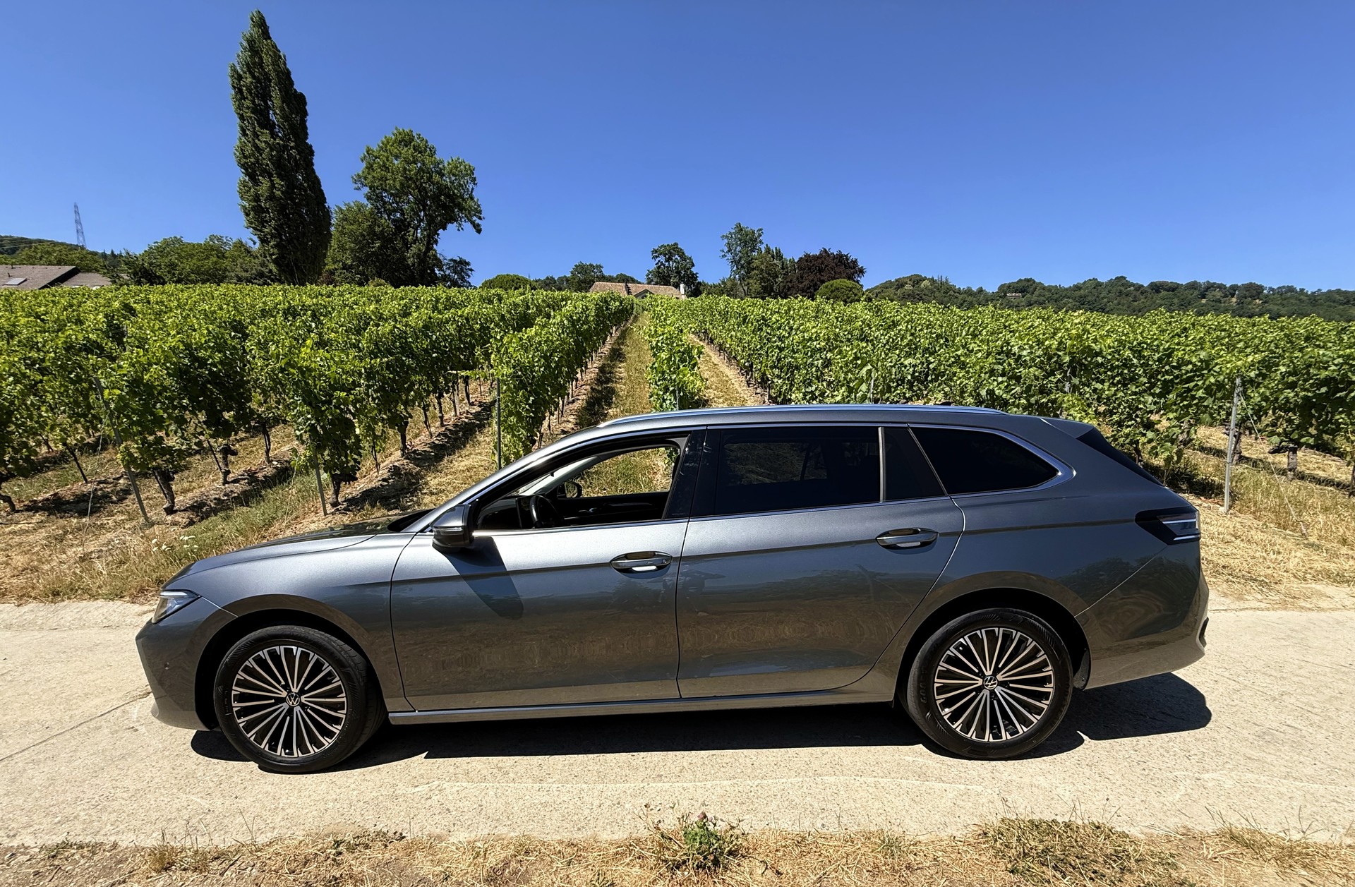 VW Passat Variant 2.0 TDI evo Elegance 4 Motion DSG-image-12
